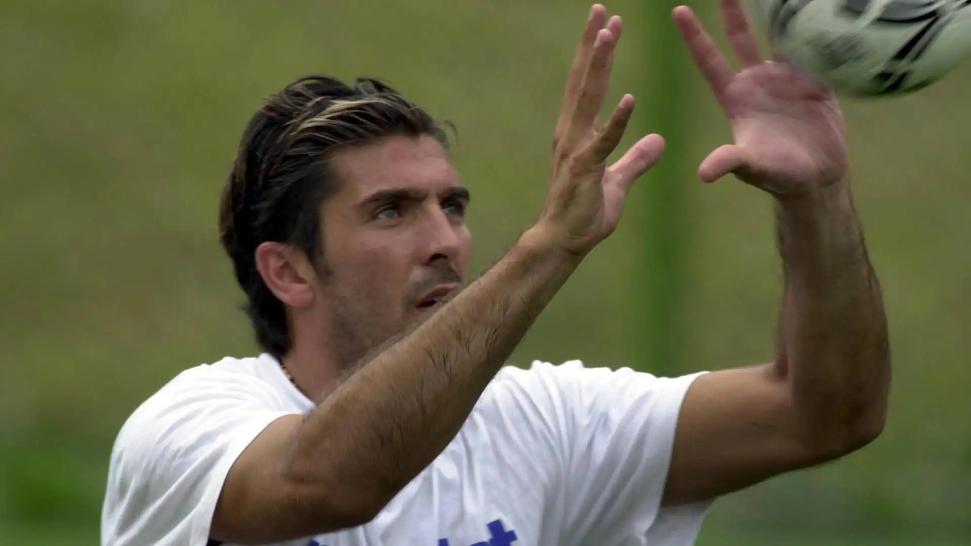 A giugno dello stesso anno arriva l'annuncio del suo ritorno al Parma, 20 anni dopo la sua prima esprienza con il club emiliano