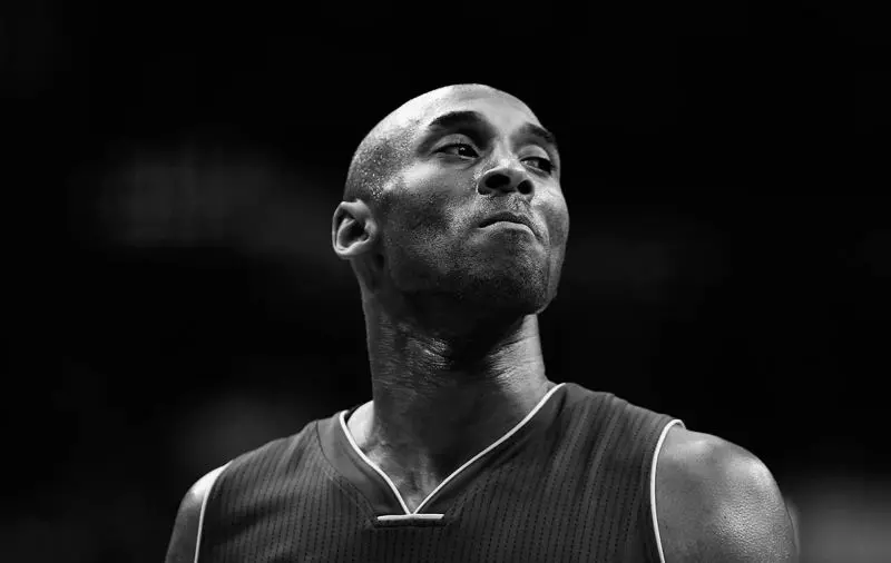 NBA, LA Lakers pronti: statua dedicata a Kobe