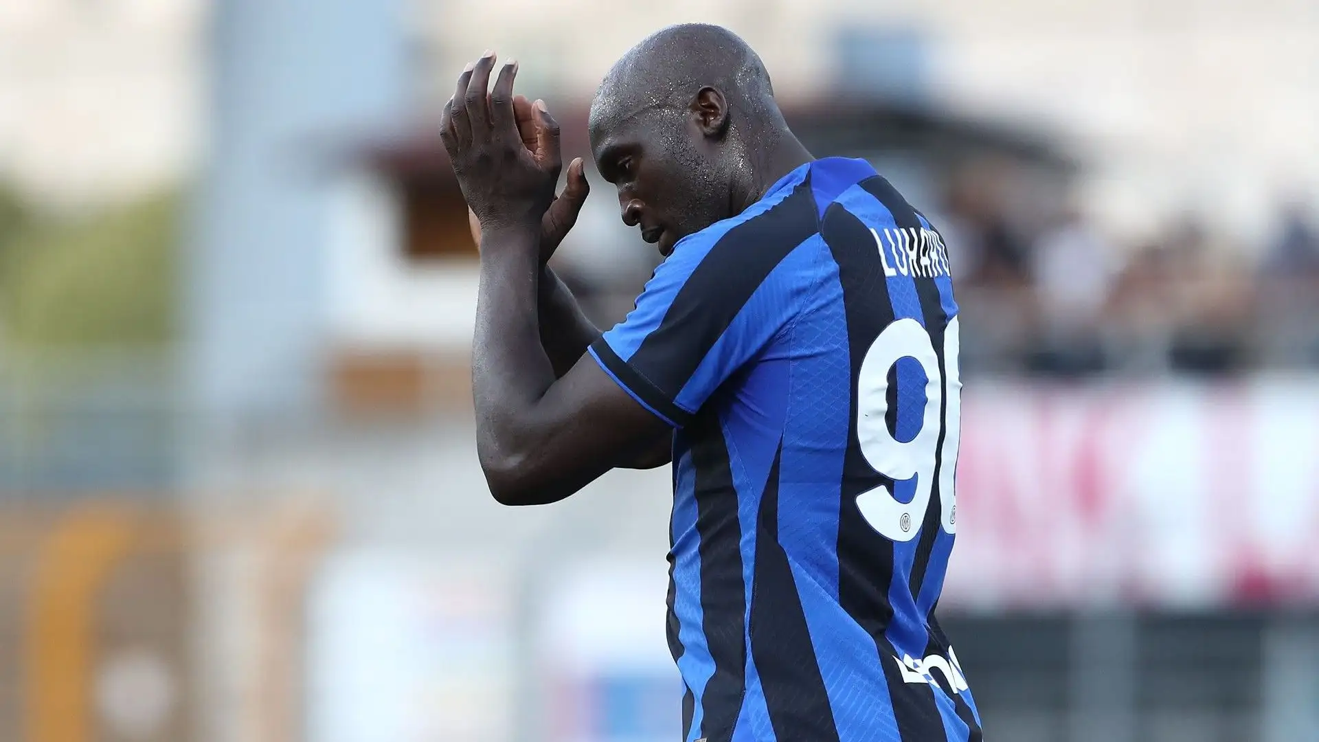 Si fa sempre più complicata, dunque, la situazione per il calciatore belga
