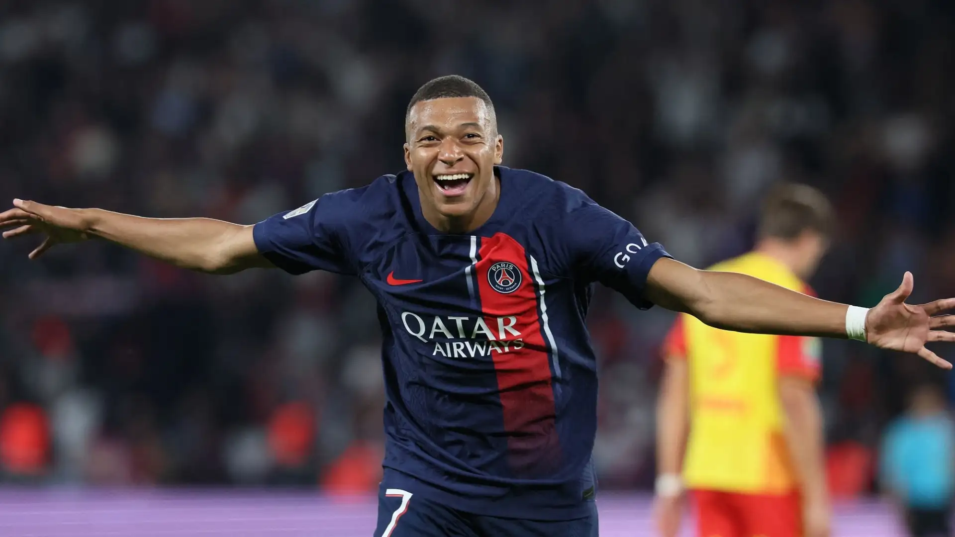 8) Mbappé: 180 milioni di euro spesi in 1 trasferimento