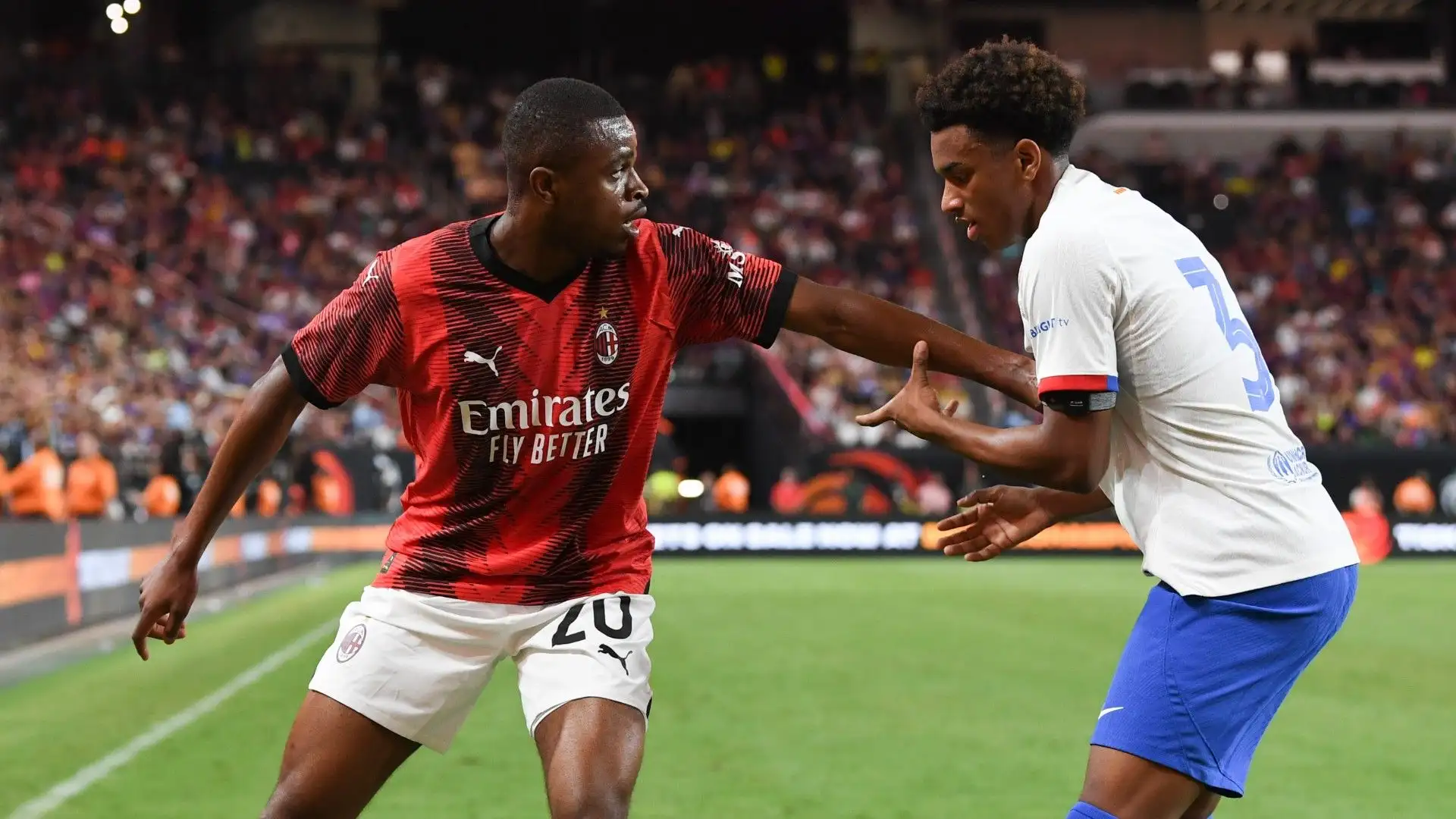 Pierre Kalulu mentre difende il pallone
