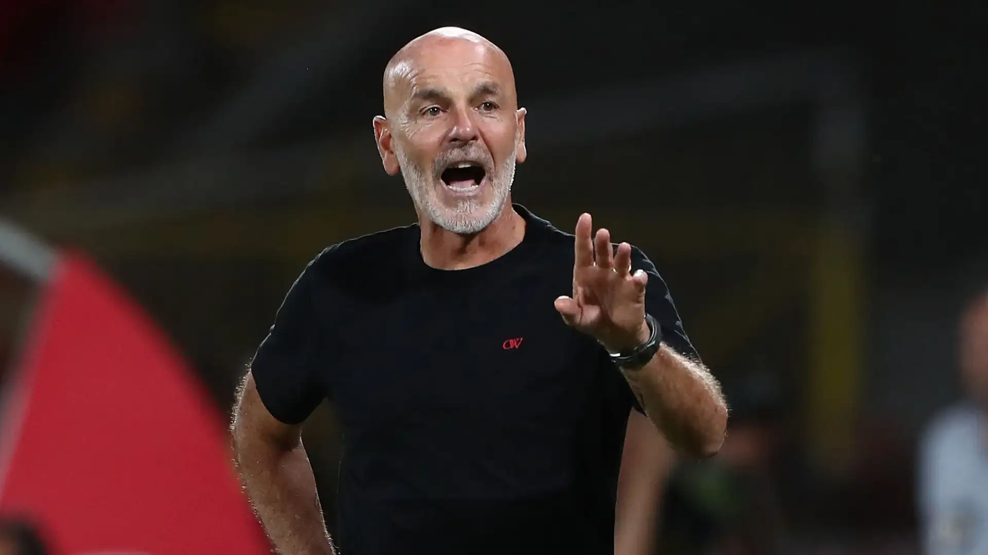 I dirigenti rossoneri stanno ragionando su una serie di nomi graditi a Pioli