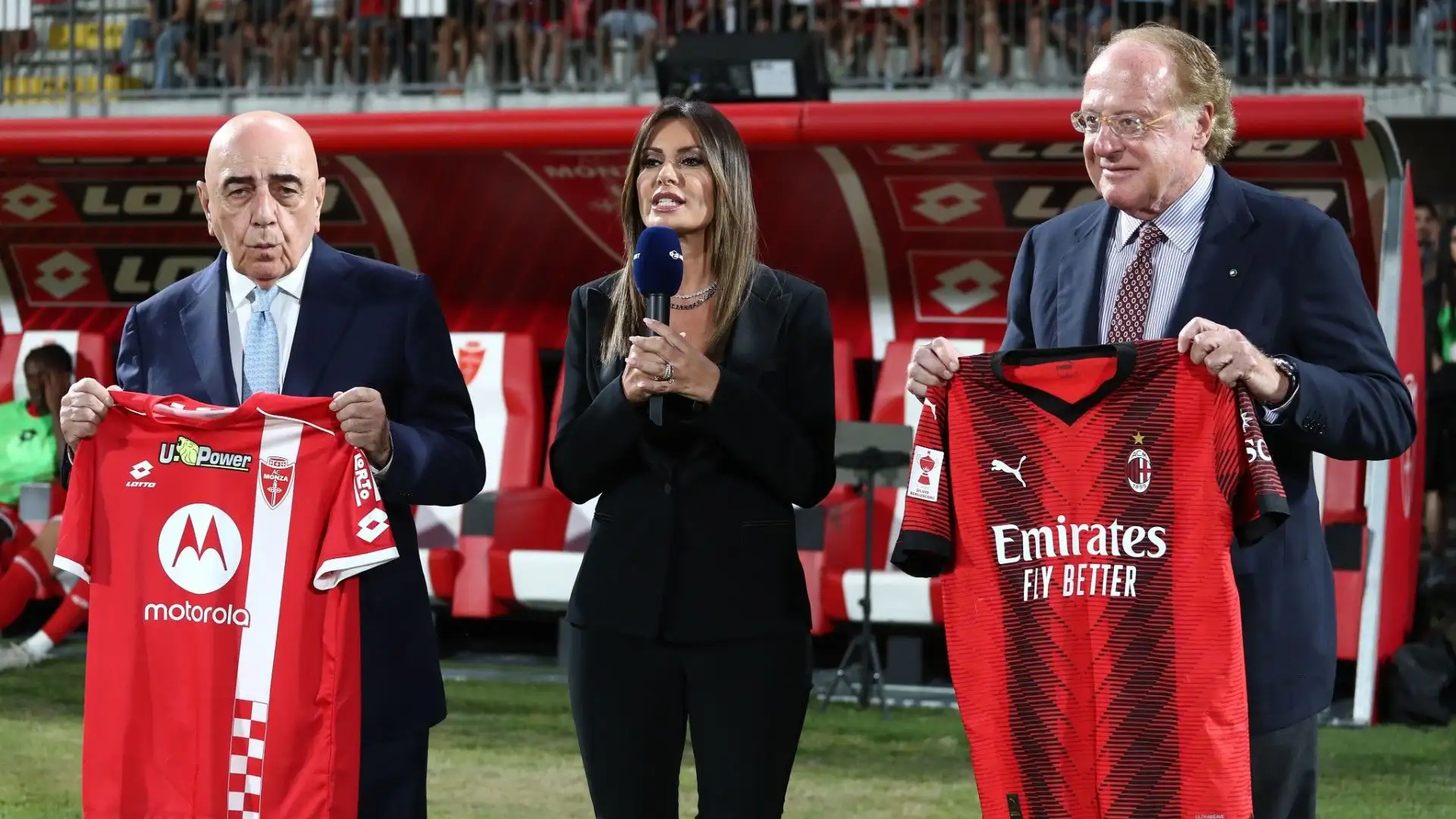 Adriano Galliani e Paolo Scaroni evidentemente emozionati prima del calcio d'inizio