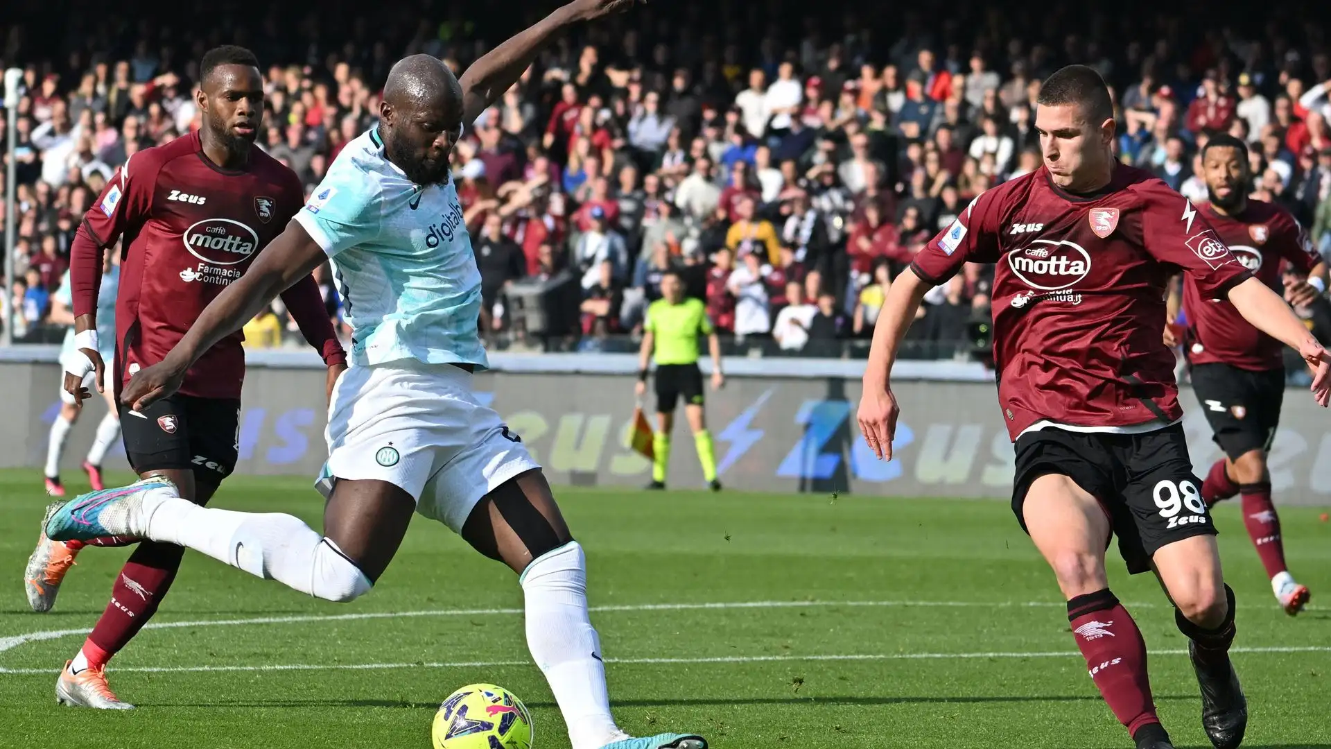 Nella prima stagione Il bottino di Lukaku è eccezionale: segna 34 gol in 51 partite
