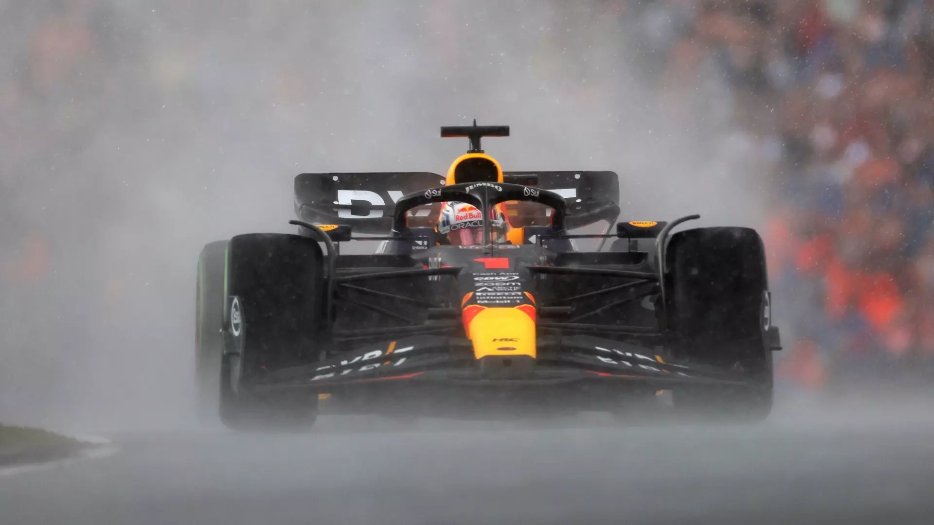F1 Gp Olanda: Verstappen implacabile in una gara folle, incubo Leclerc