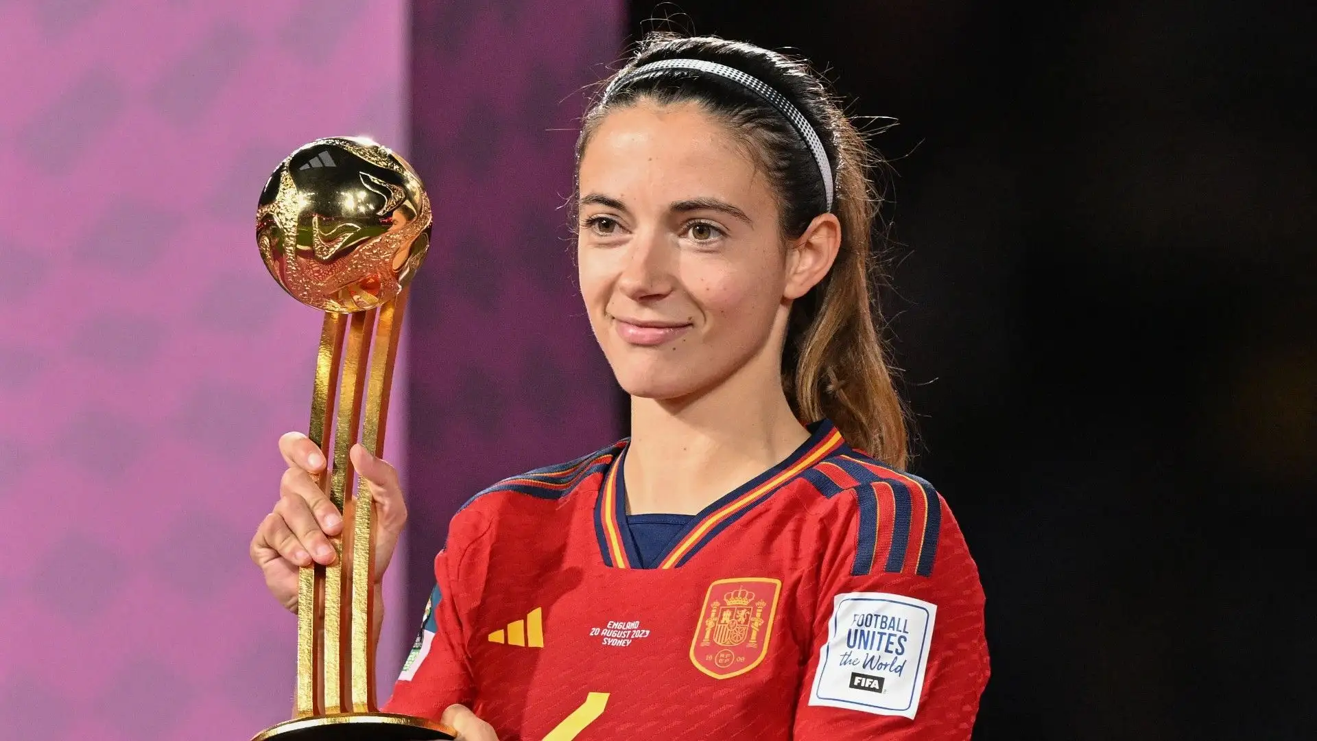 E' cresciuta nelle giovanili del Barcellona
