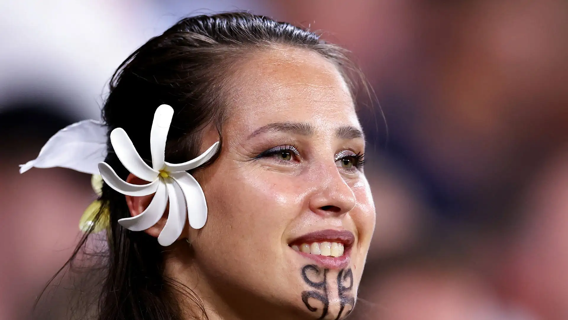 Una graziosa tifosa degli All Blacks