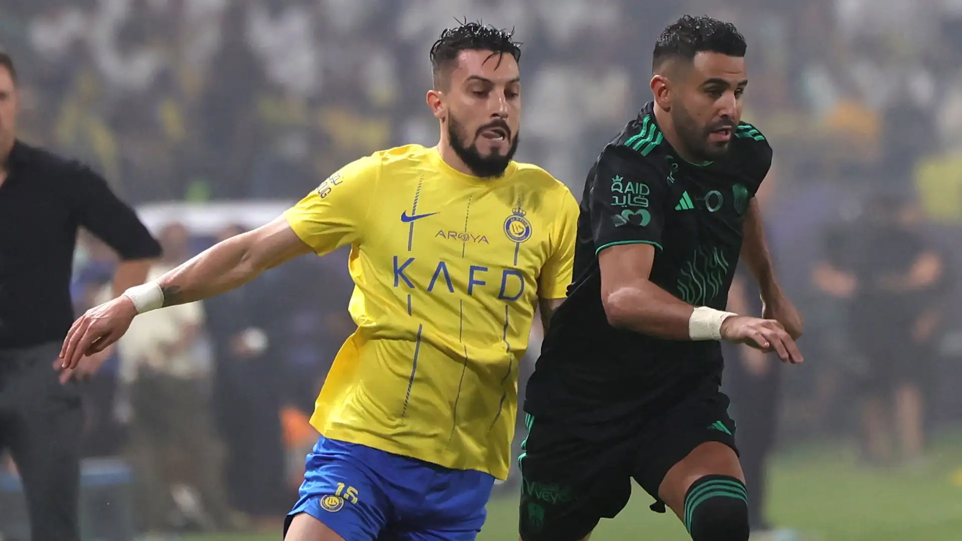 In campo anche Alex Telles, altro ex interista