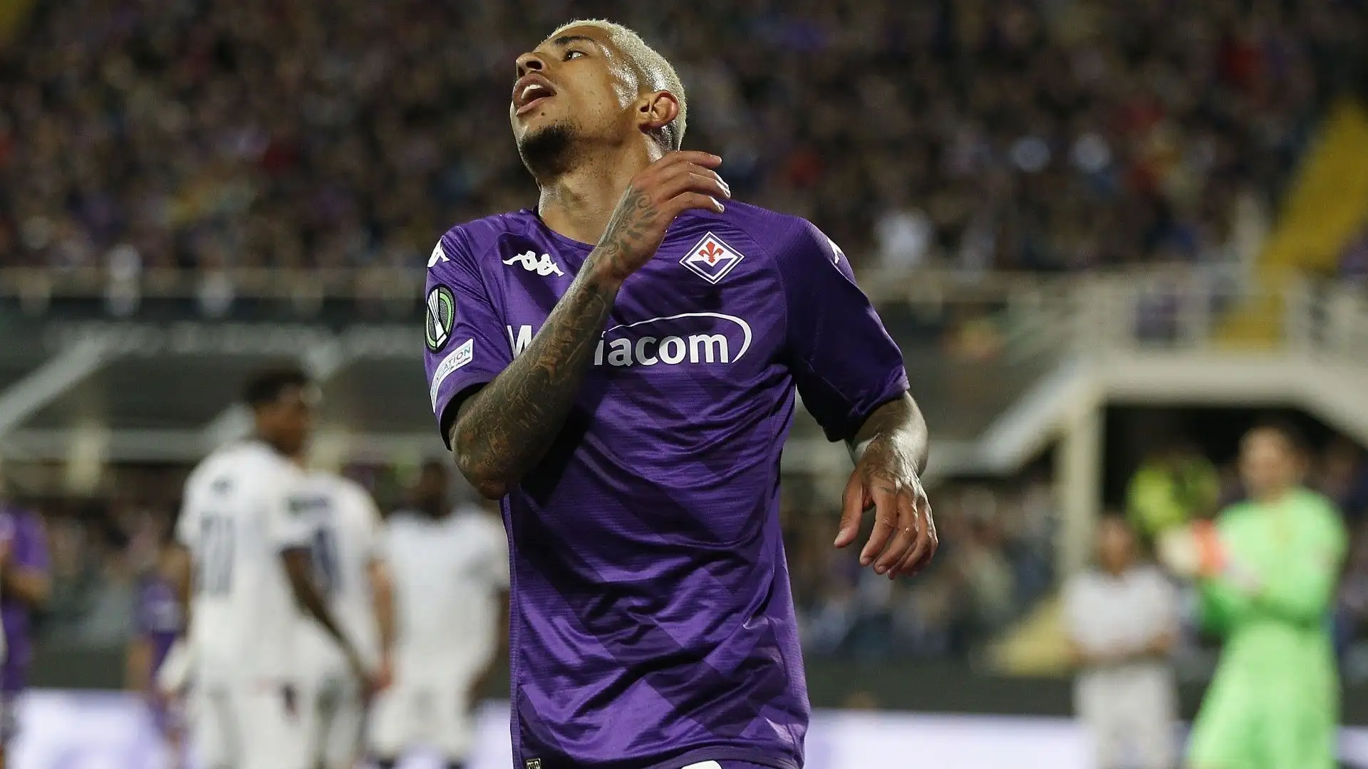 Tantissimi tifosi viola (e non solo) hanno mandato messaggi di supporto sui social del calciatore