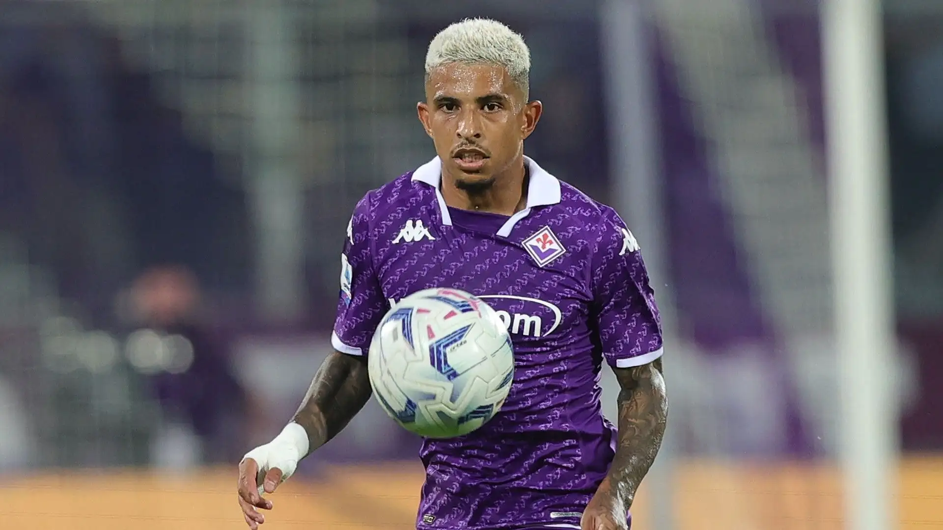 Il brasiliano ha un contratto con il club viola fino al 2027
