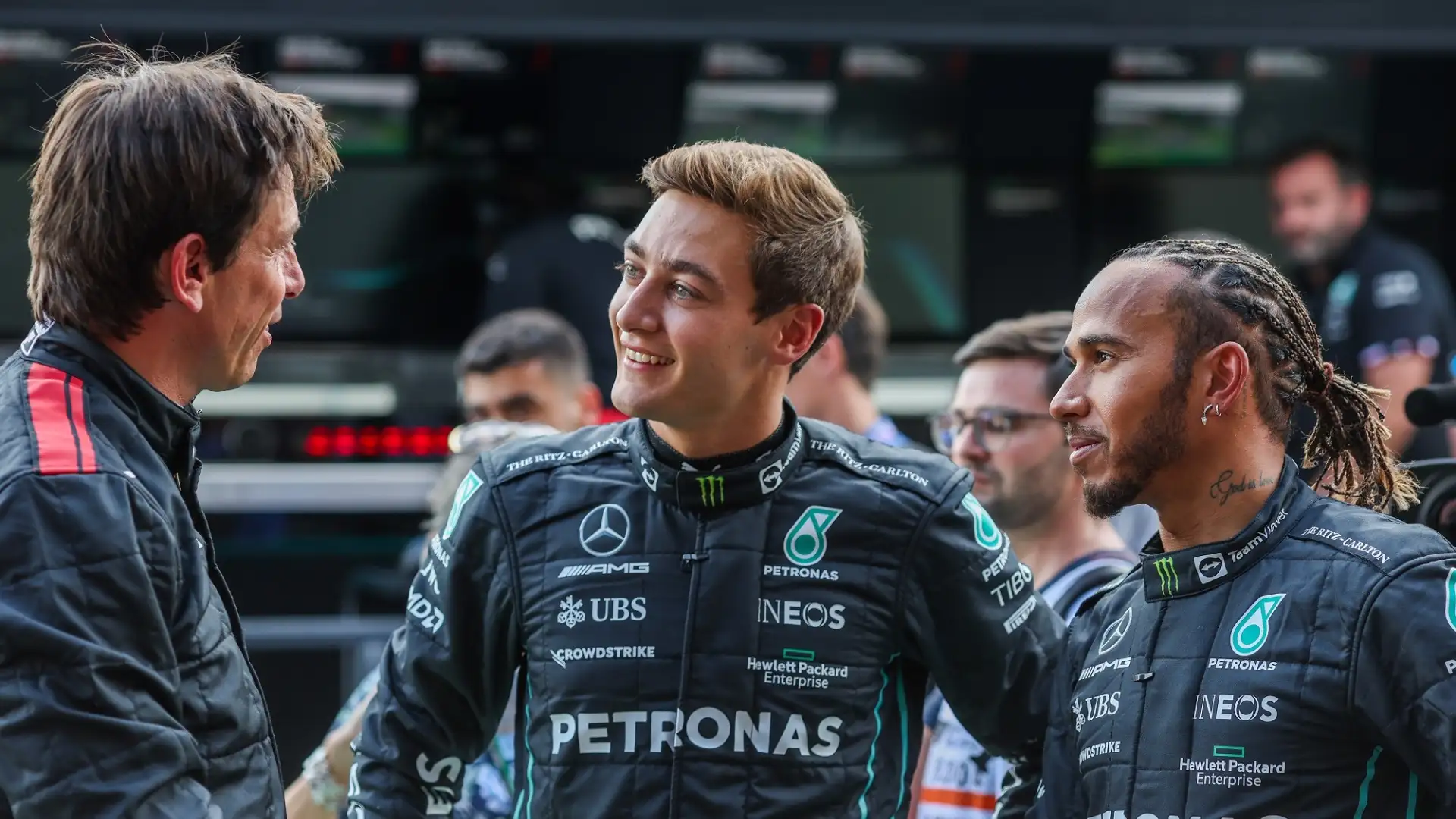 Fuori dalla corsa Hamilton e Russell, che hanno entrambi rinnovato con la Mercedes