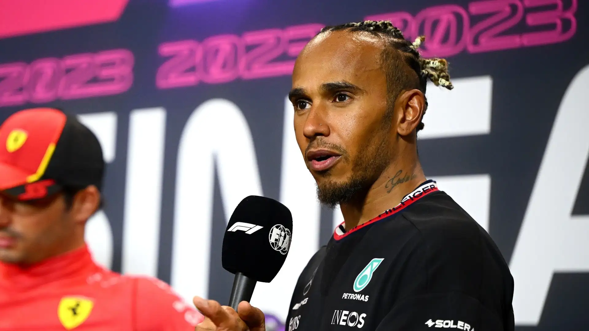 "Hanno meno tempo nella galleria del vento, e utilizzeranno gli ultimi mesi dell'anno per preparare la vettura del prossimo Mondiale", ha spiegato Hamilton