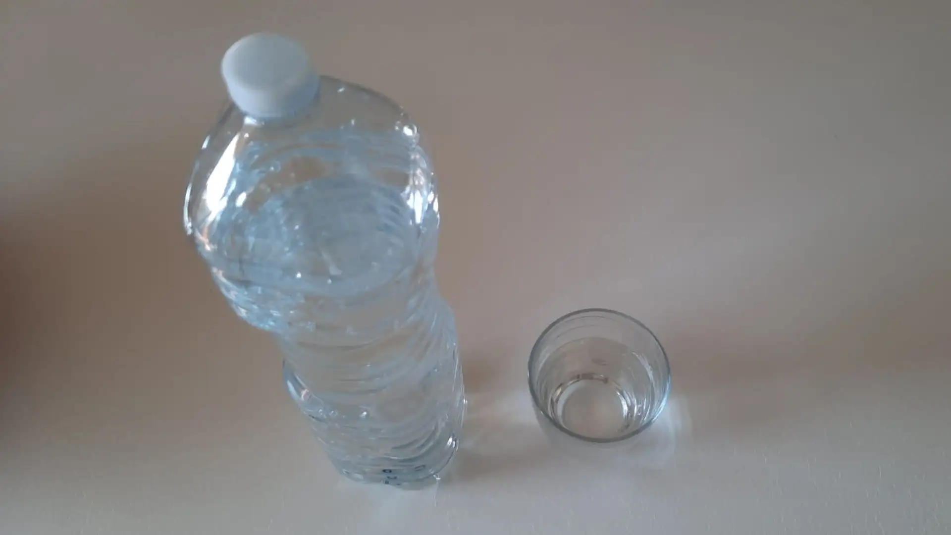La bevanda dovrebbe essere molto fresca ma non freddissima (per evitare crampi addominali o problemi di intestino)
