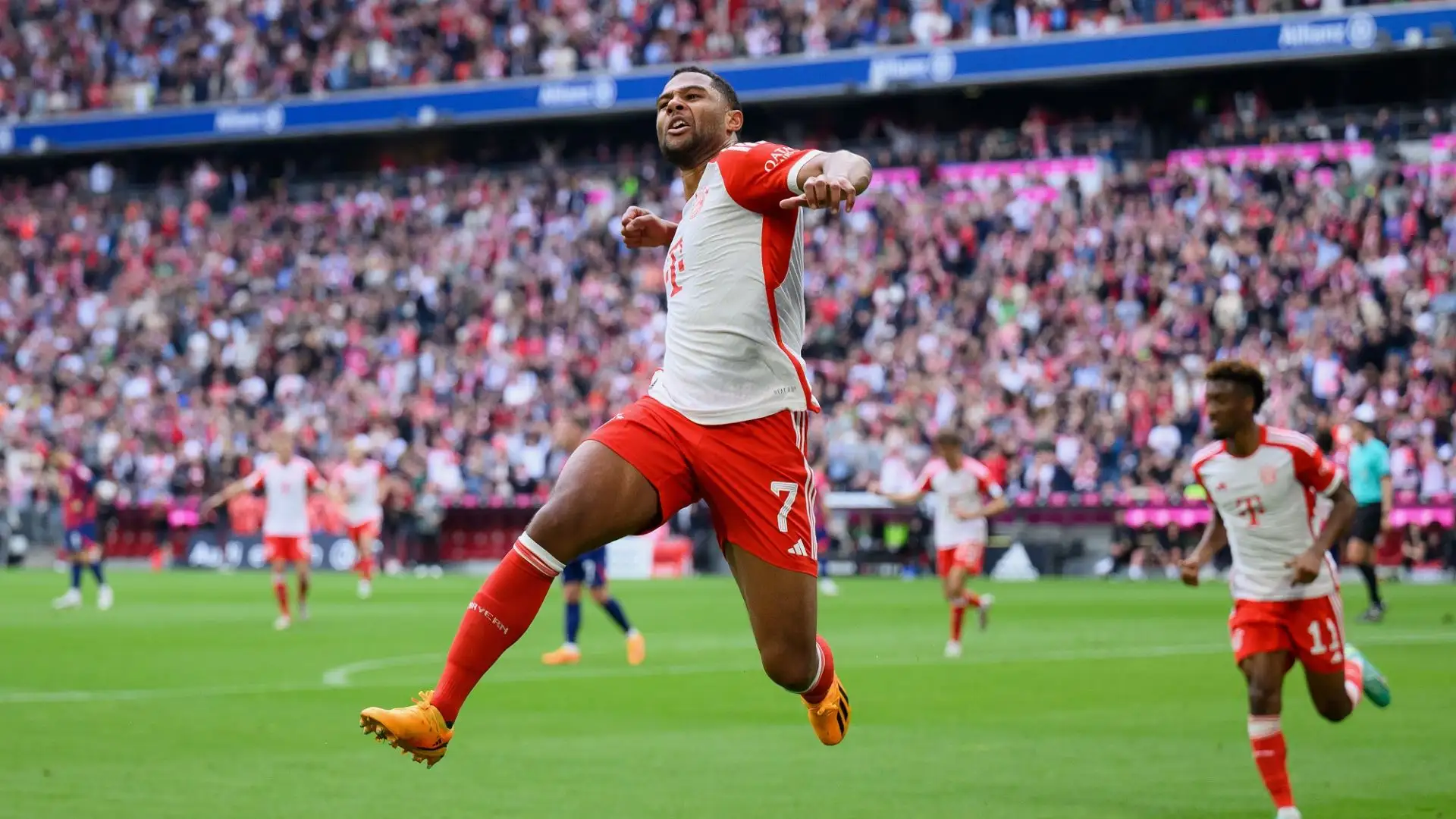 Nella scorsa stagione ha segnato 17 reti e realizzato 12 assist per i campioni di Germania