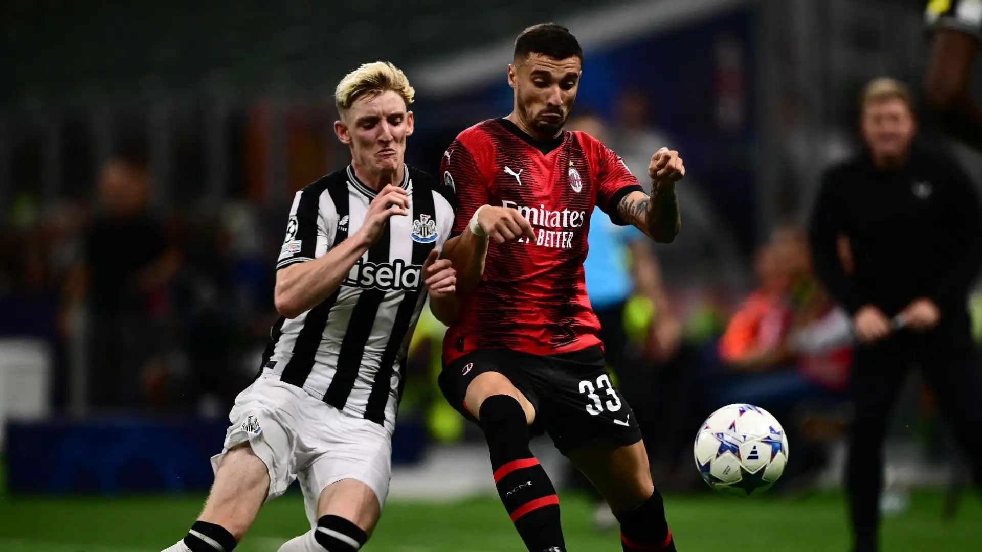 Rade Krunic ha tentato di segnare con dei tiri da fuori area: niente
