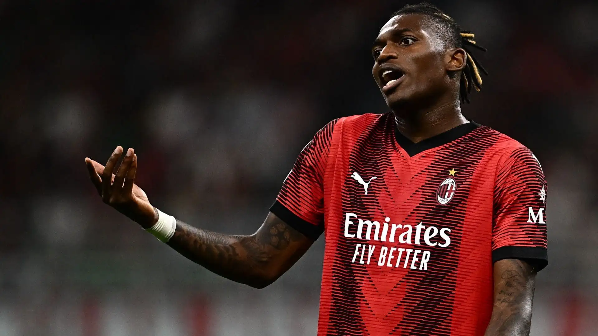 La porta era sguarnita ma il portoghese ha mancato l'impatto con il pallone