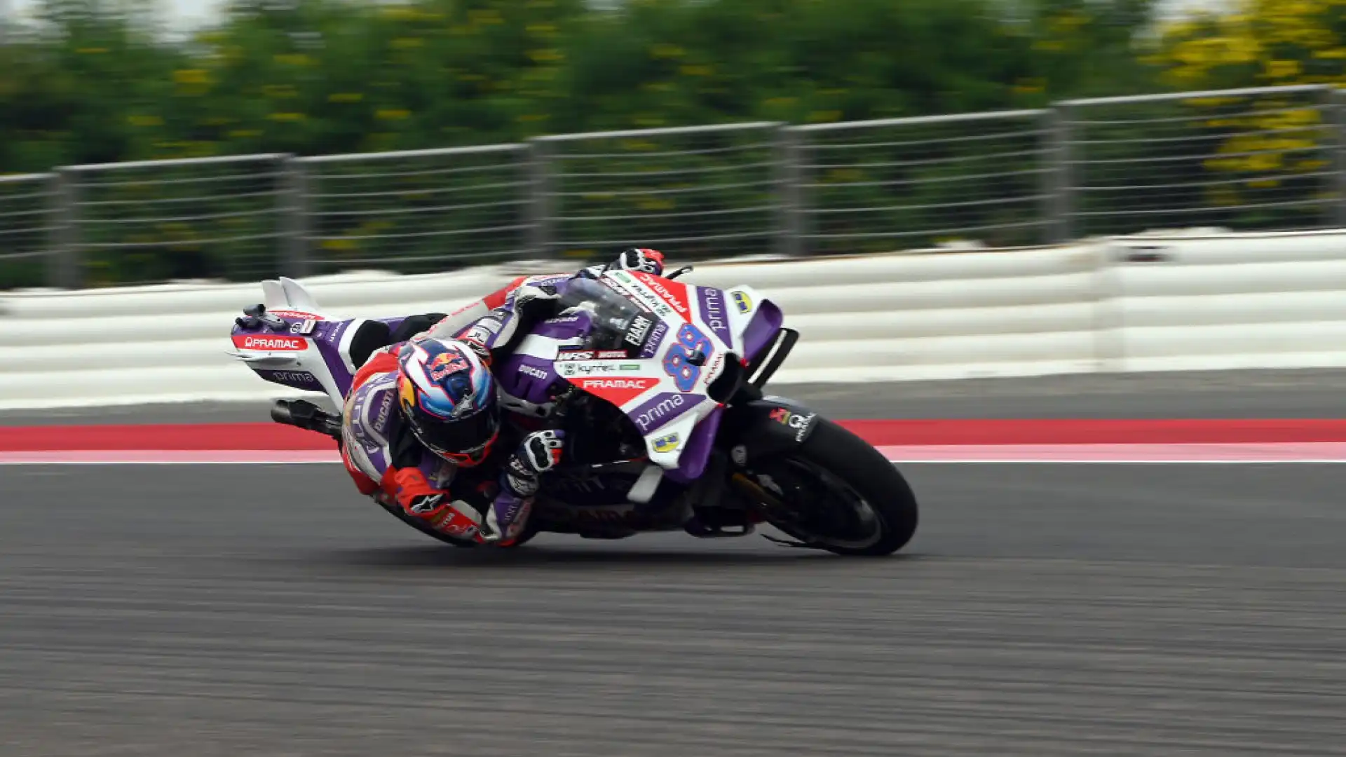 Gp Giappone, Jorge Martin si prende le FP1: Bezzecchi e Bagnaia in scia