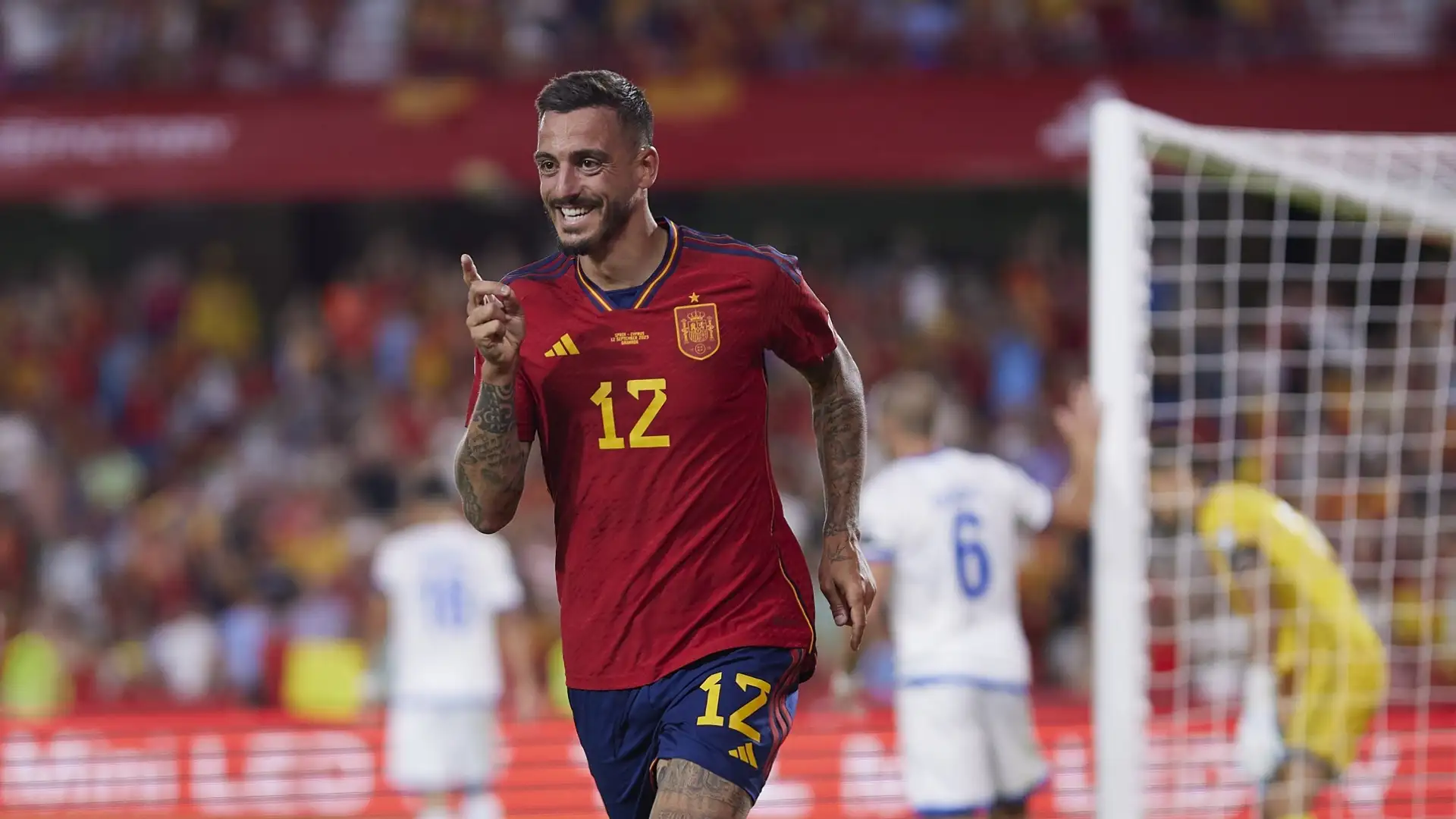 Anche in Nazionale Joselu sta vivendo un momento d'oro: convocato per la prima volta a marzo a 33 anni, ha segnato 4 gol in 6 partite con le Furie Rosse