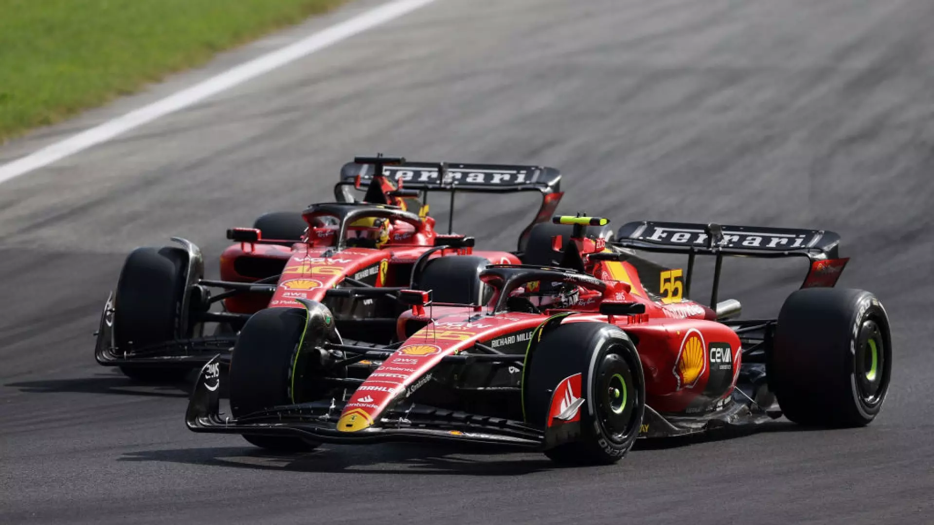 Carlos Sainz e Charles Leclerc senza freni