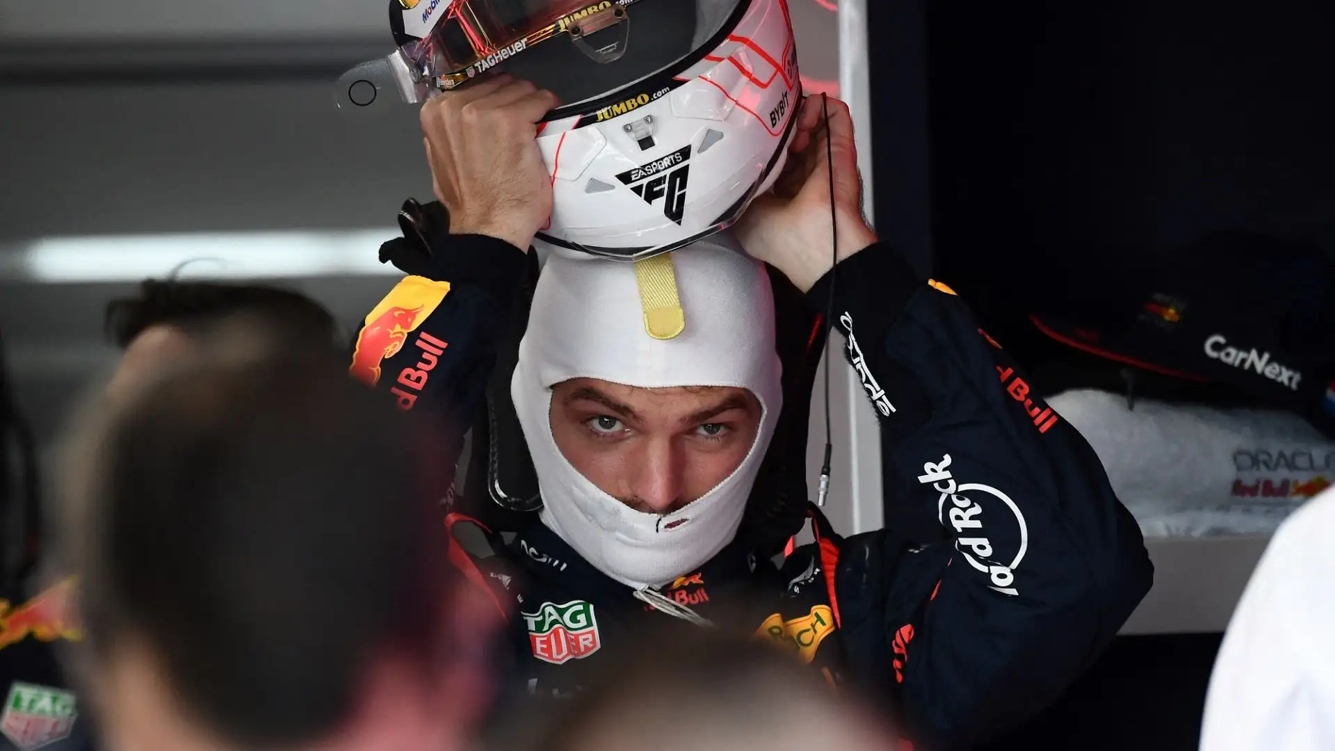 L'emozionante gara di Singapore vinta da Sainz ha riaperto il dibattito sull'opportunità di una F1 più equilibrata