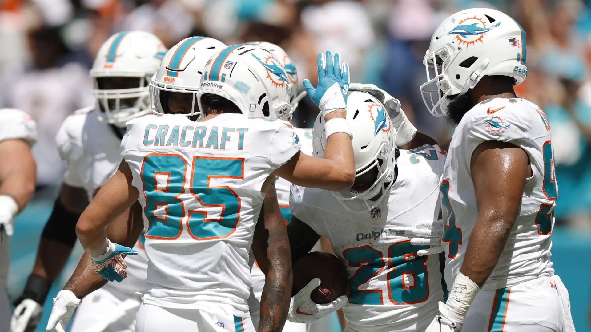 NFL, Dolphins da record: 70 punti rifilati ai Broncos