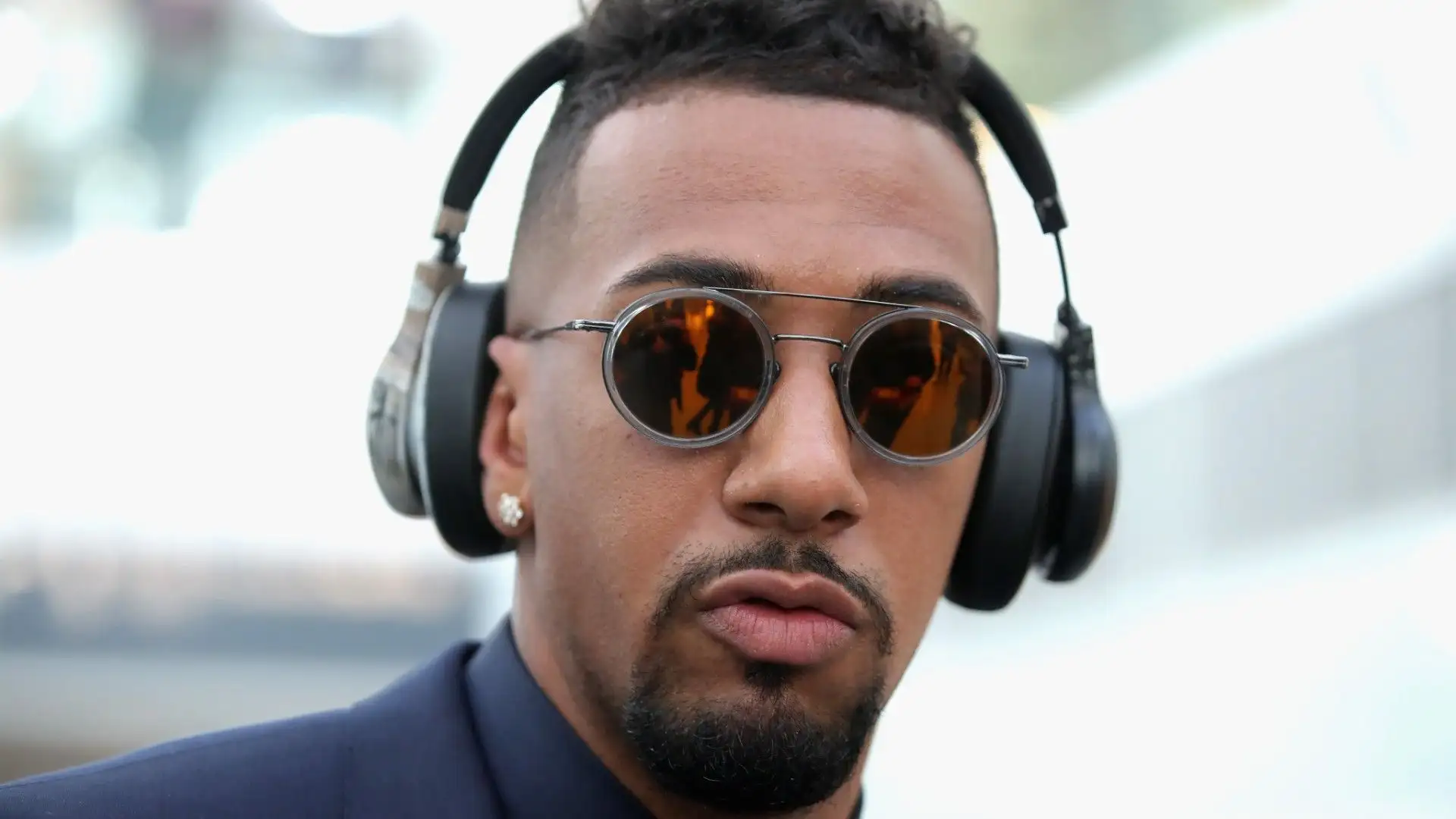 Jerome Boateng indossa spesso occhiali da sole molto vistosi 