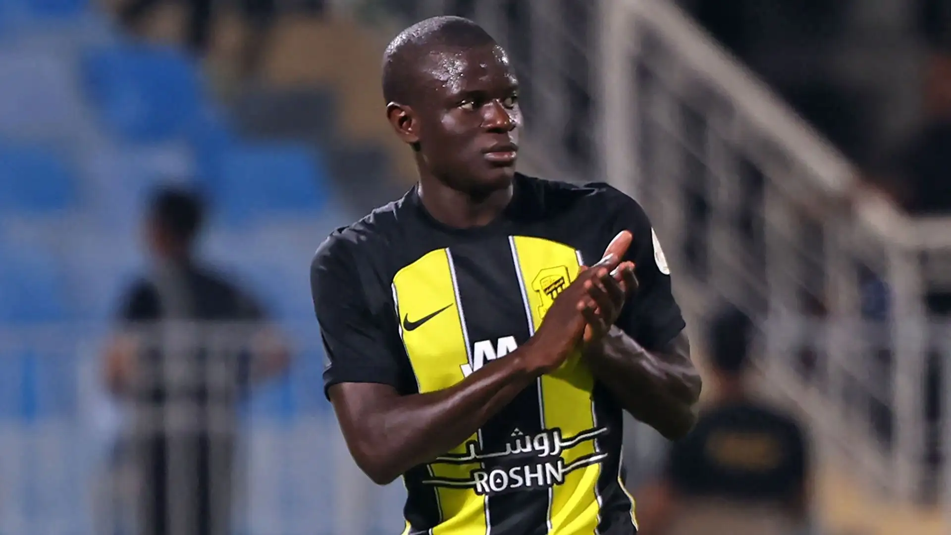 Il centrocampista francese ha firmato un contratto da 4 anni con l'Al Ittihad
