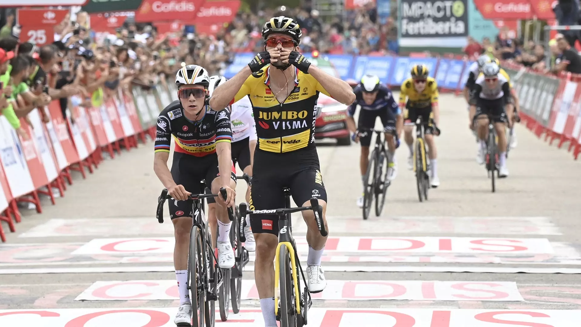Primoz Roglic vince l’ottava tappa della Vuelta, Sepp Kuss nuovo leader