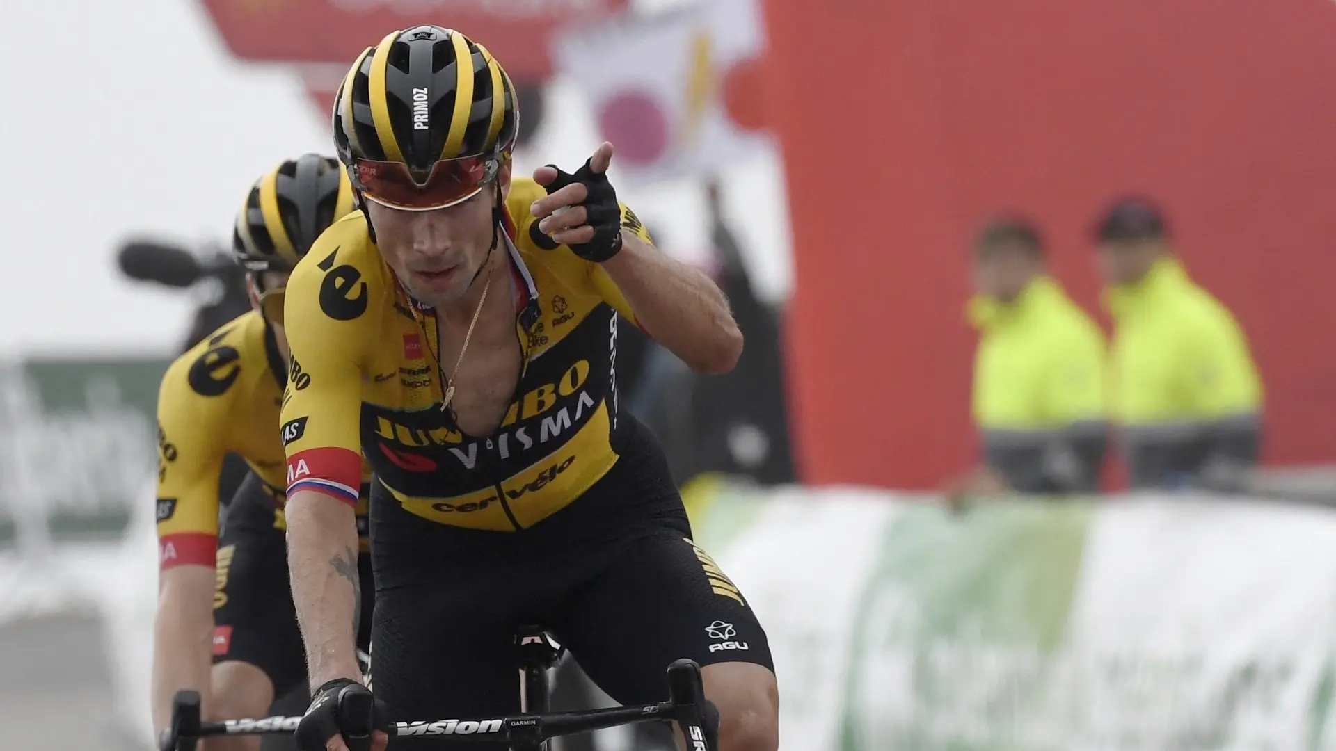 Vuelta: Primoz Roglic conquista l’Angliru, Sepp Kuss sempre leader