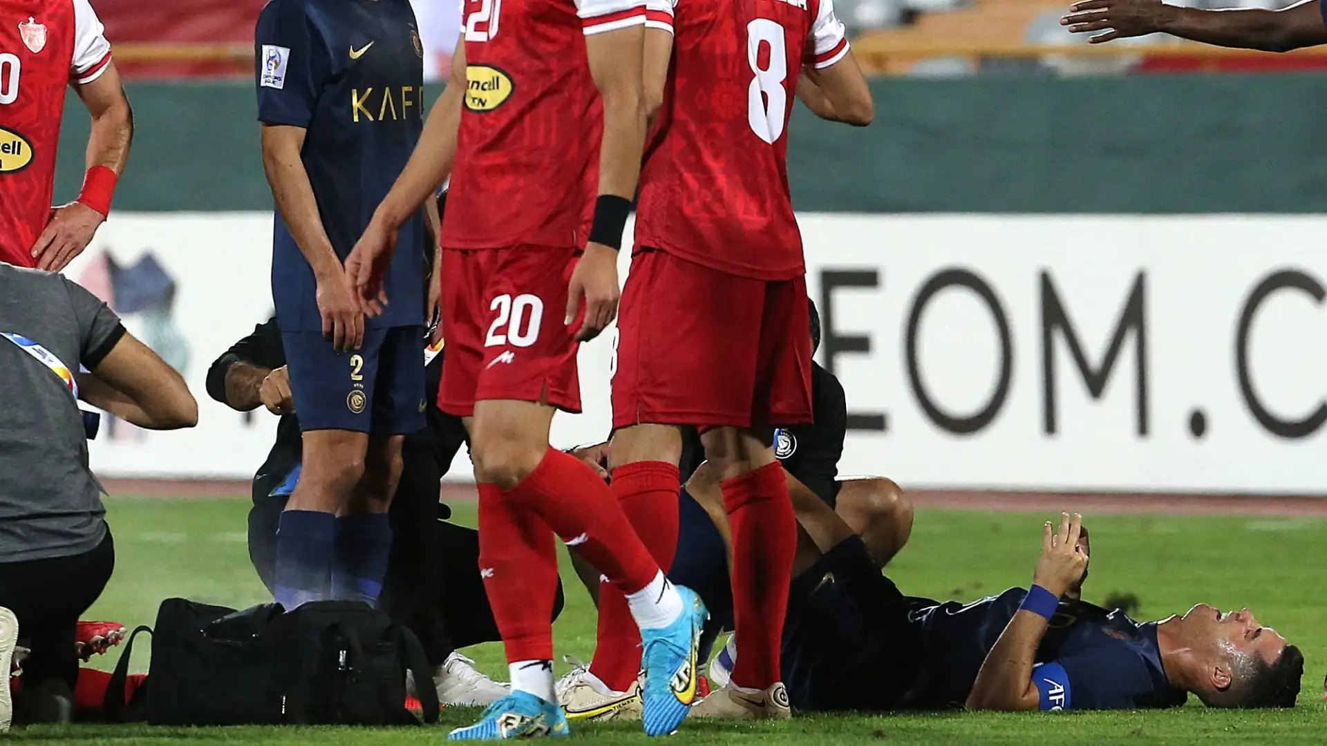 Dopo alcuni minuti, è riuscito a riprendere la partita