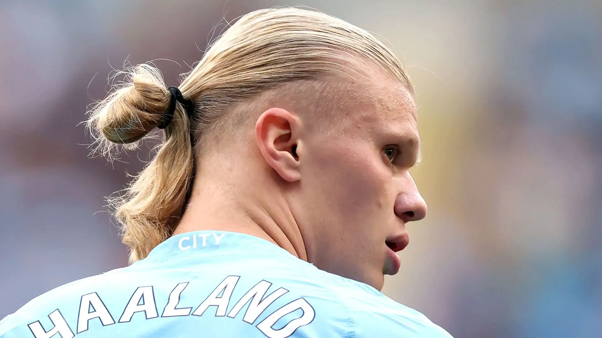 Erling Haaland (Attaccante, Norvegia): 22.5 milioni di euro all'anno