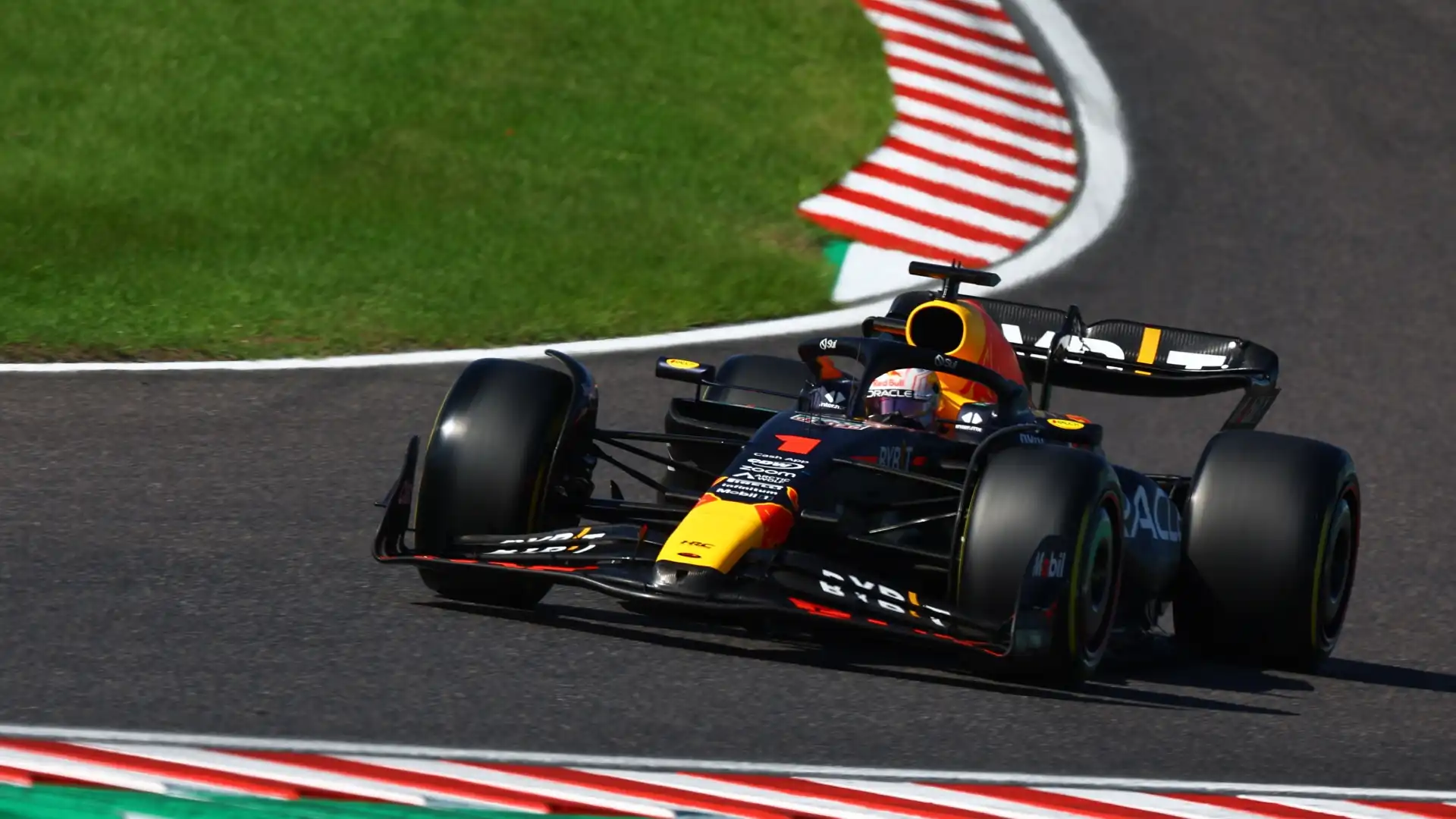 F1: Max Verstappen vince a Suzuka, Ferrari in affanno