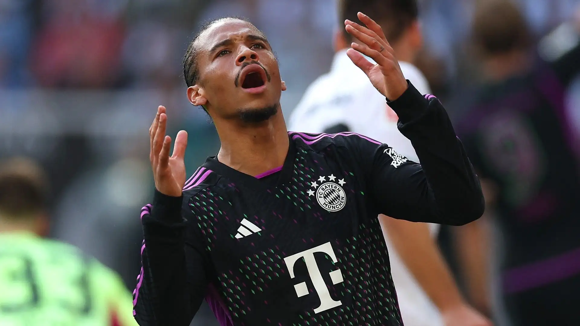 Oltre al Bayern Monaco, Sané in Germania ha giocato anche per Schalke 04, Bayer Leverkusen e Wattenscheid
