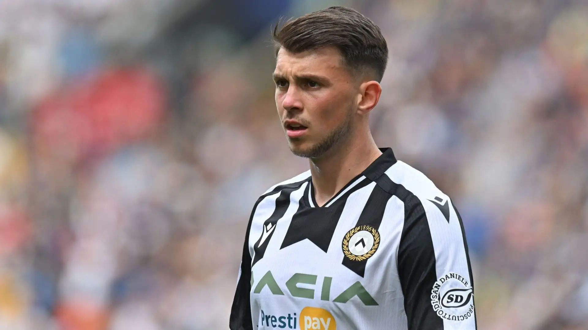 Il club friulano è rassegnato: sa che perderà il calciatore ma vuole incassare il più possibile
