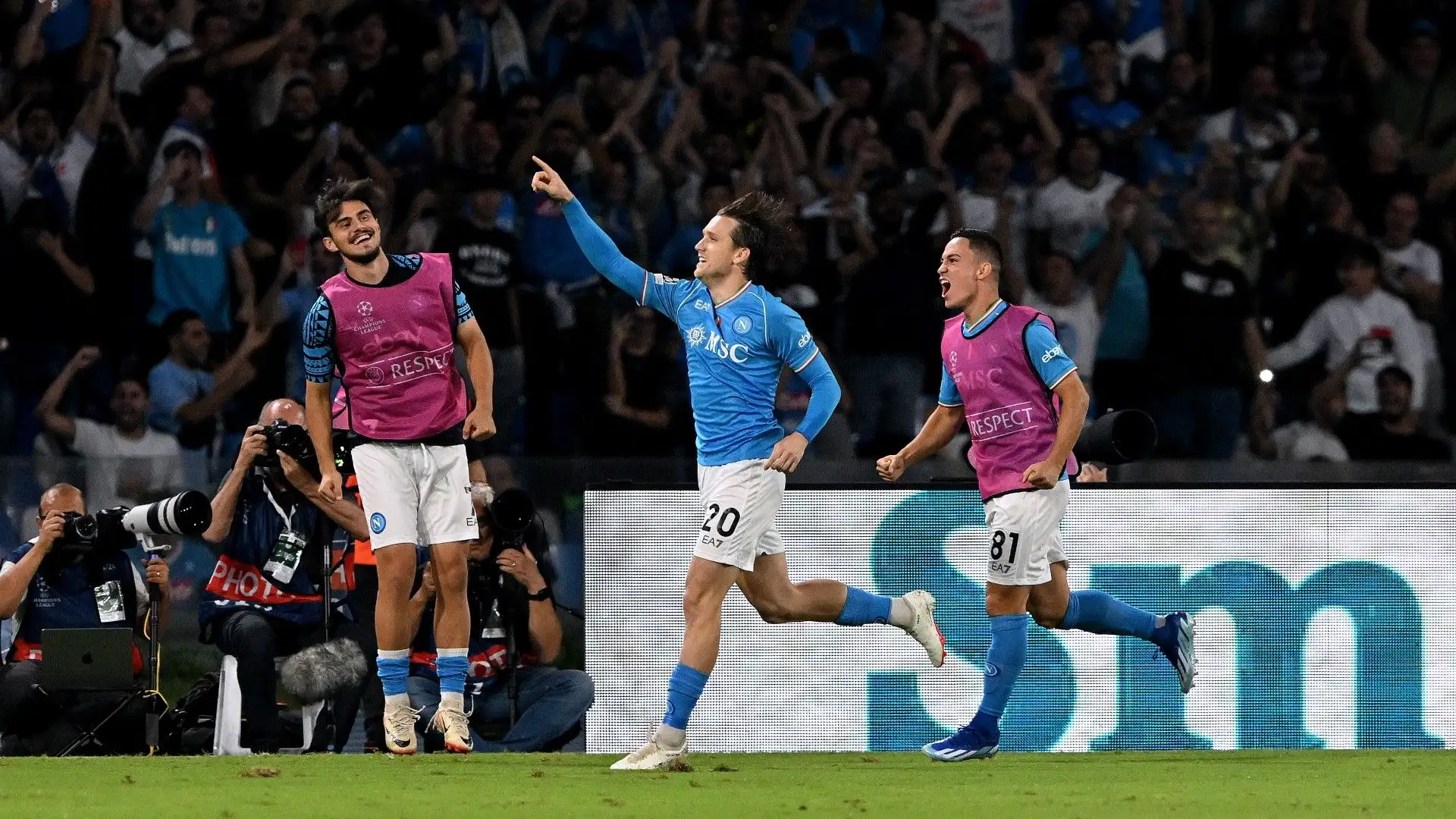 Con il club partenopeo ha vinto una Coppa Italia e lo Scudetto dell'anno scorso
