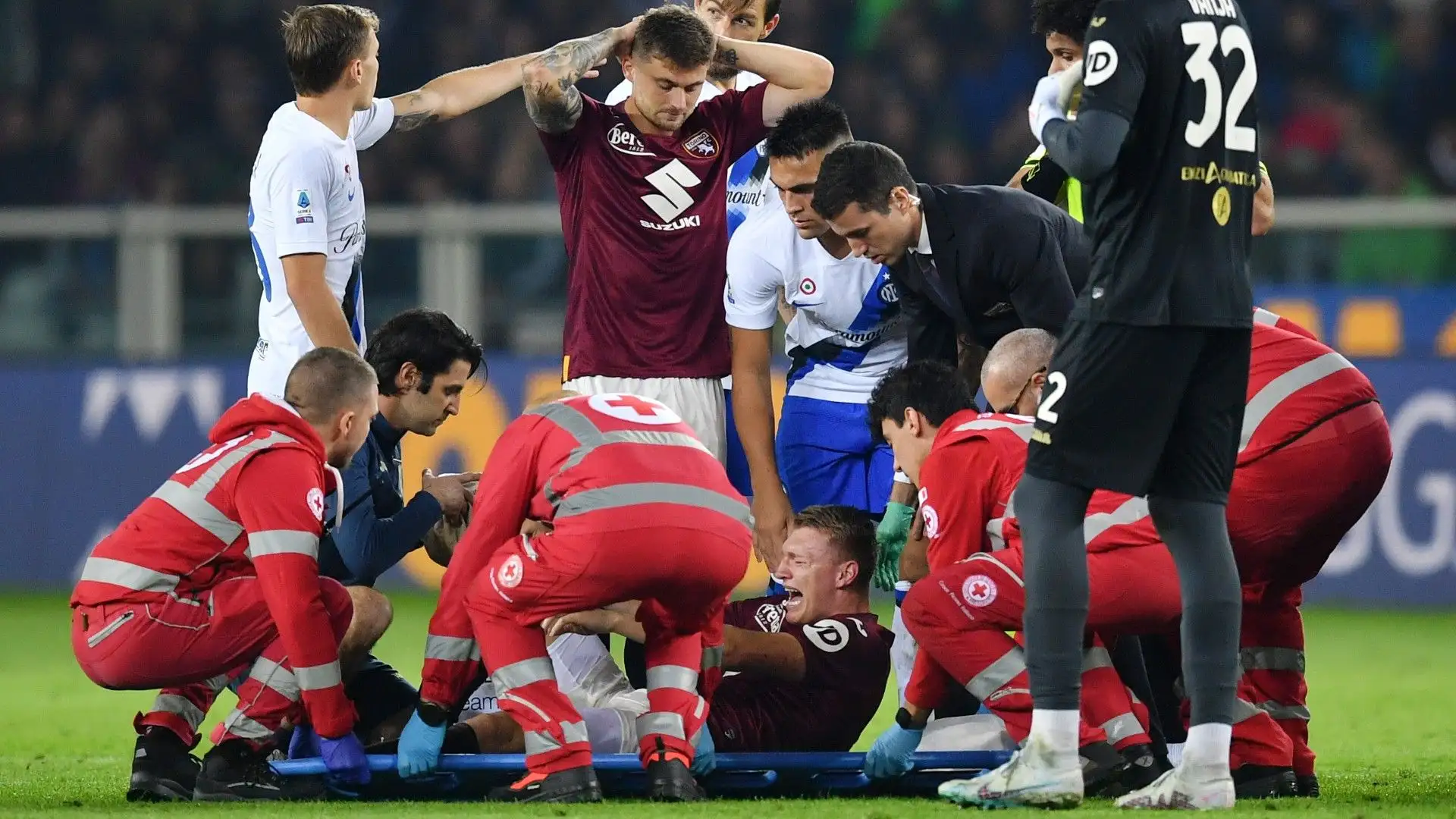 Questa la nota del Torino: "Gli esami strumentali eseguiti su Perr Schuurs hanno evidenziato la lesione del legamento crociato anteriore del ginocchio sinistro
