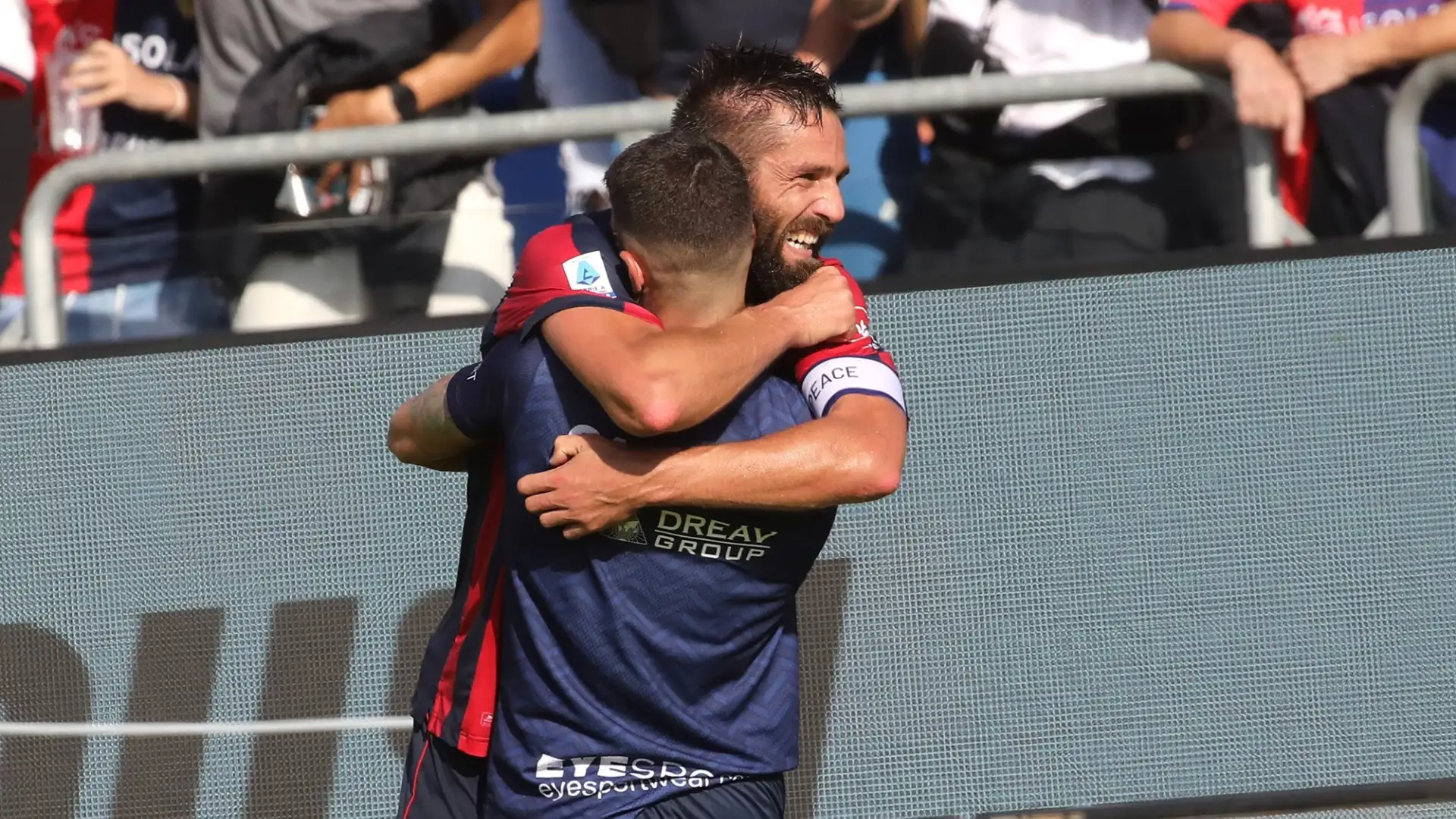 L'incredibile successo dei rossoblu è firmato da Leonardo Pavoletti, autore di una doppietta nei minuti di recupero