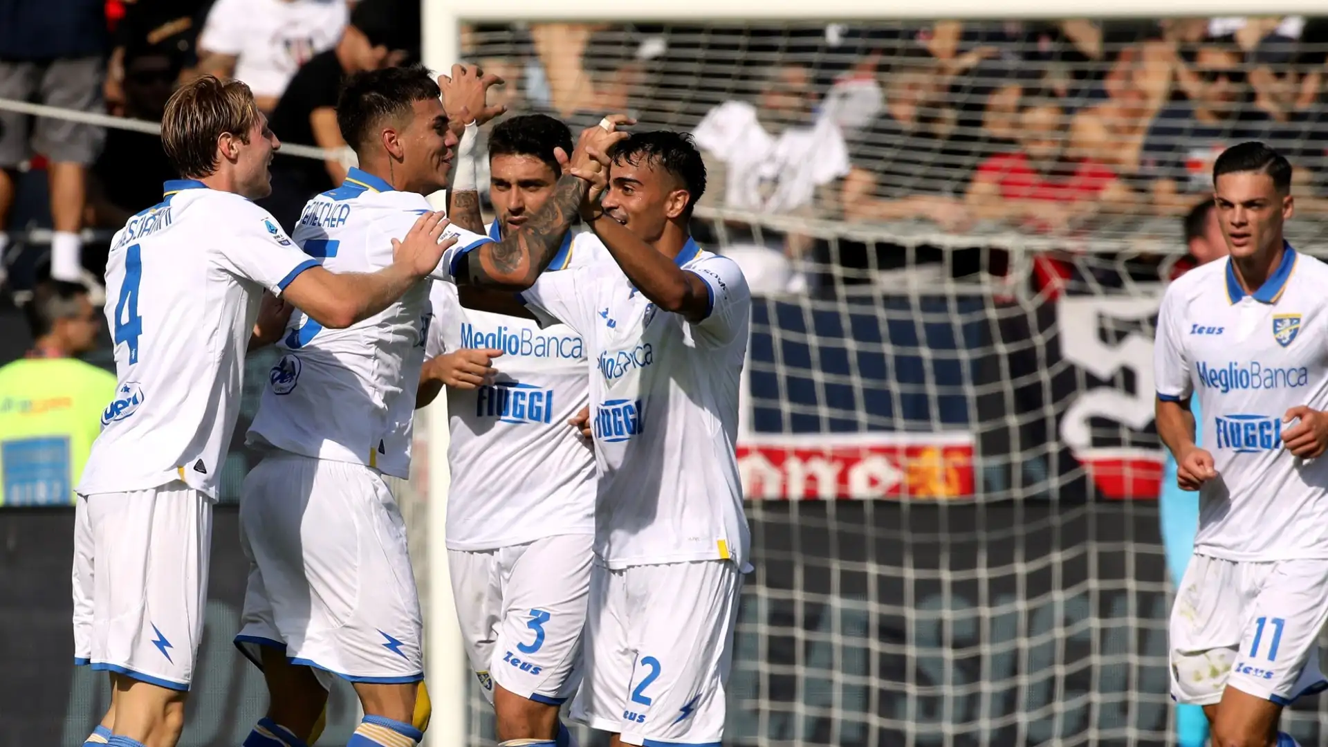 Il Frosinone passa in vantaggio nel primo tempo con doppietta di Soulé al 23' e al 37'