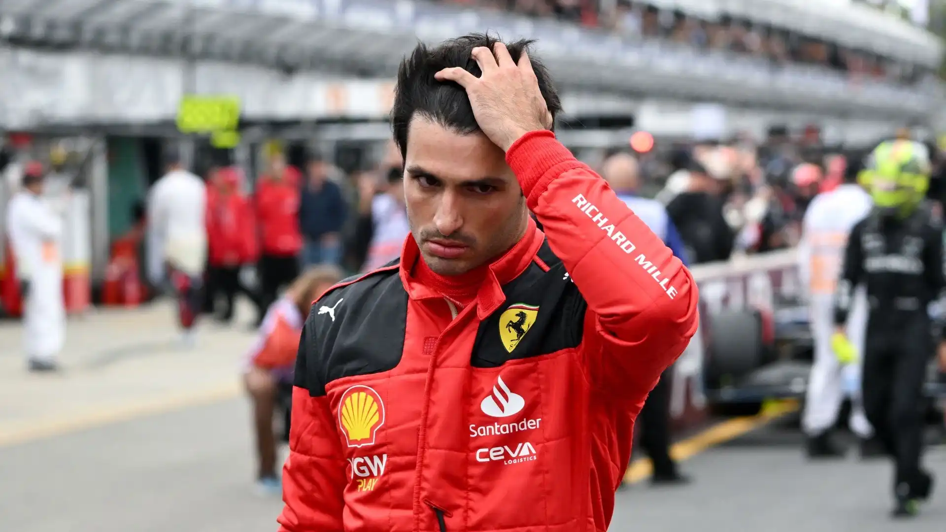 Carlos Sainz non parla in Messico, la Ferrari: “Non si sente bene”