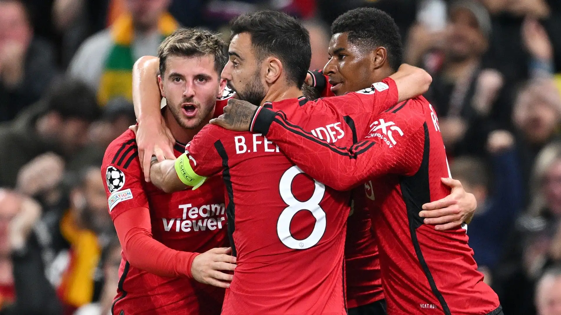 6- Il Manchester United spende un milione di euro in più rispetto ai grandi rivali del City: 246 milioni di euro l'anno
