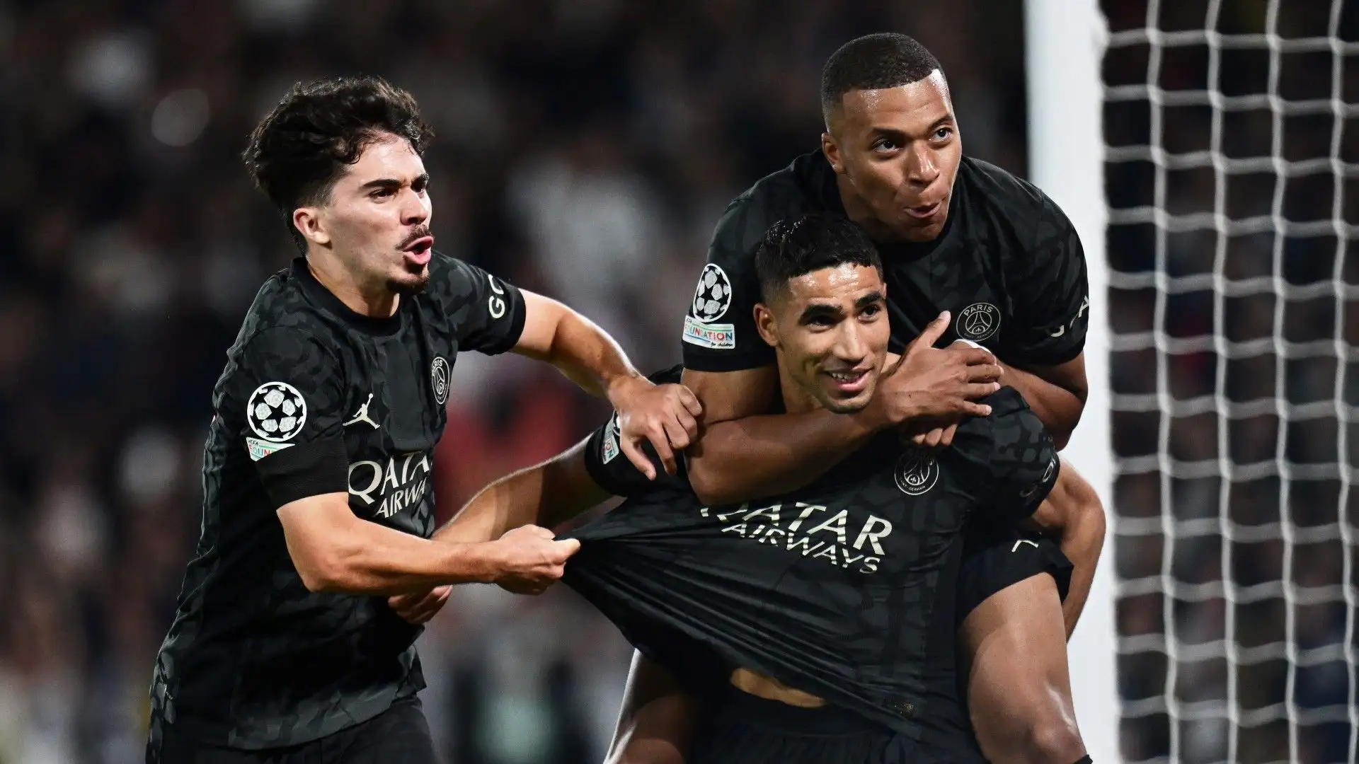 1- Cifra ancora più esorbitante rispetto alle altre: il PSG paga i suoi calciatori 366 milioni di euro all'anno
