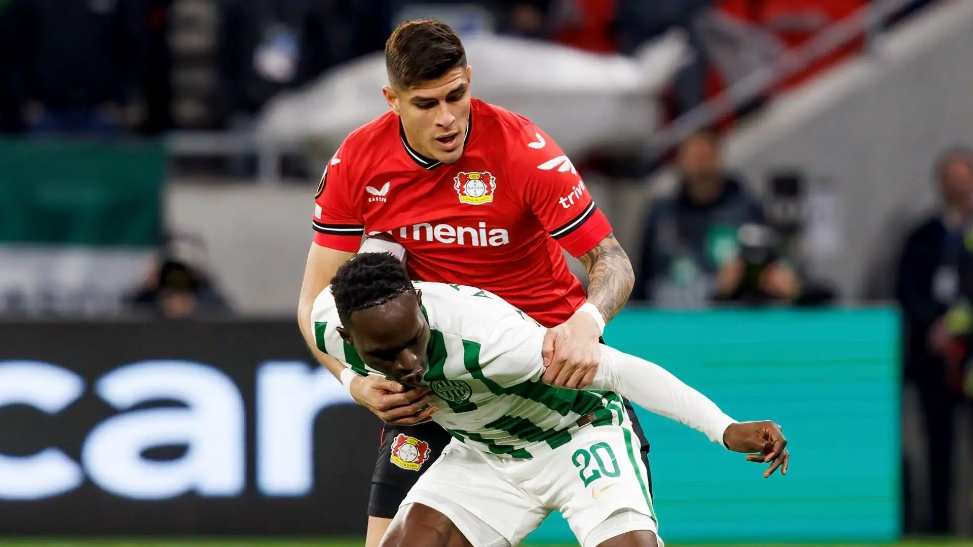 Il giovane difensore ha perso il posto da titolare nel Bayer Leverkusen e il Liverpool vorrebbe ingaggiarlo già a gennaio
