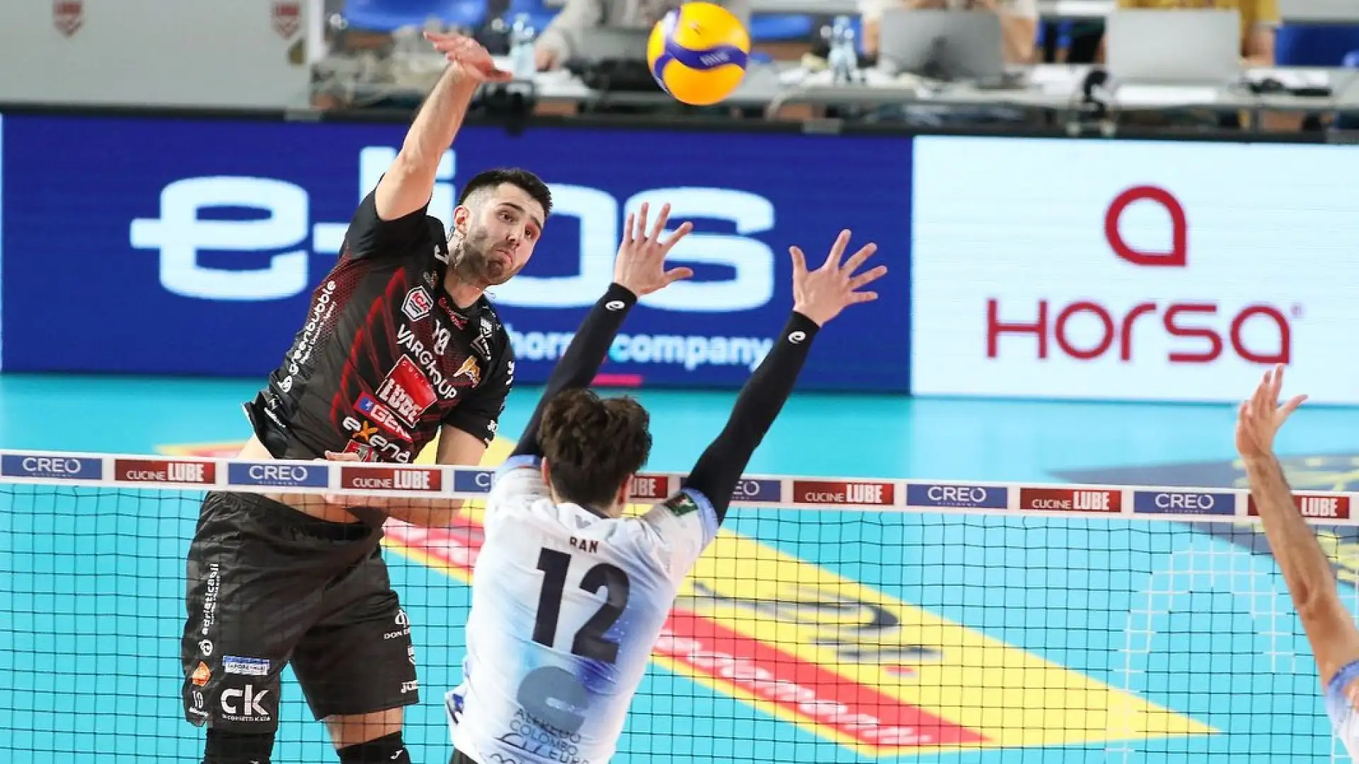 Netta la differenza in campo tra le due squadre.