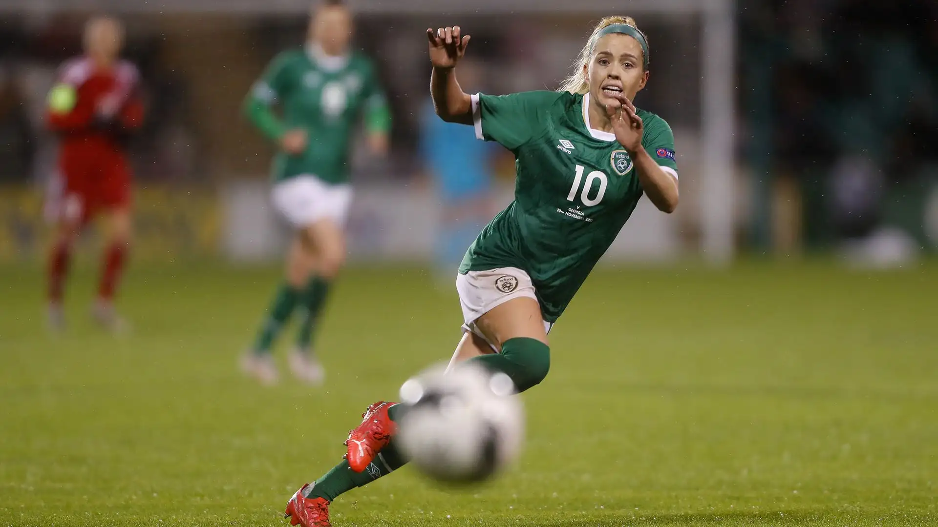 Nel 2016 Denise si è trasferita negli Stati Uniti, agli Houston Dash
