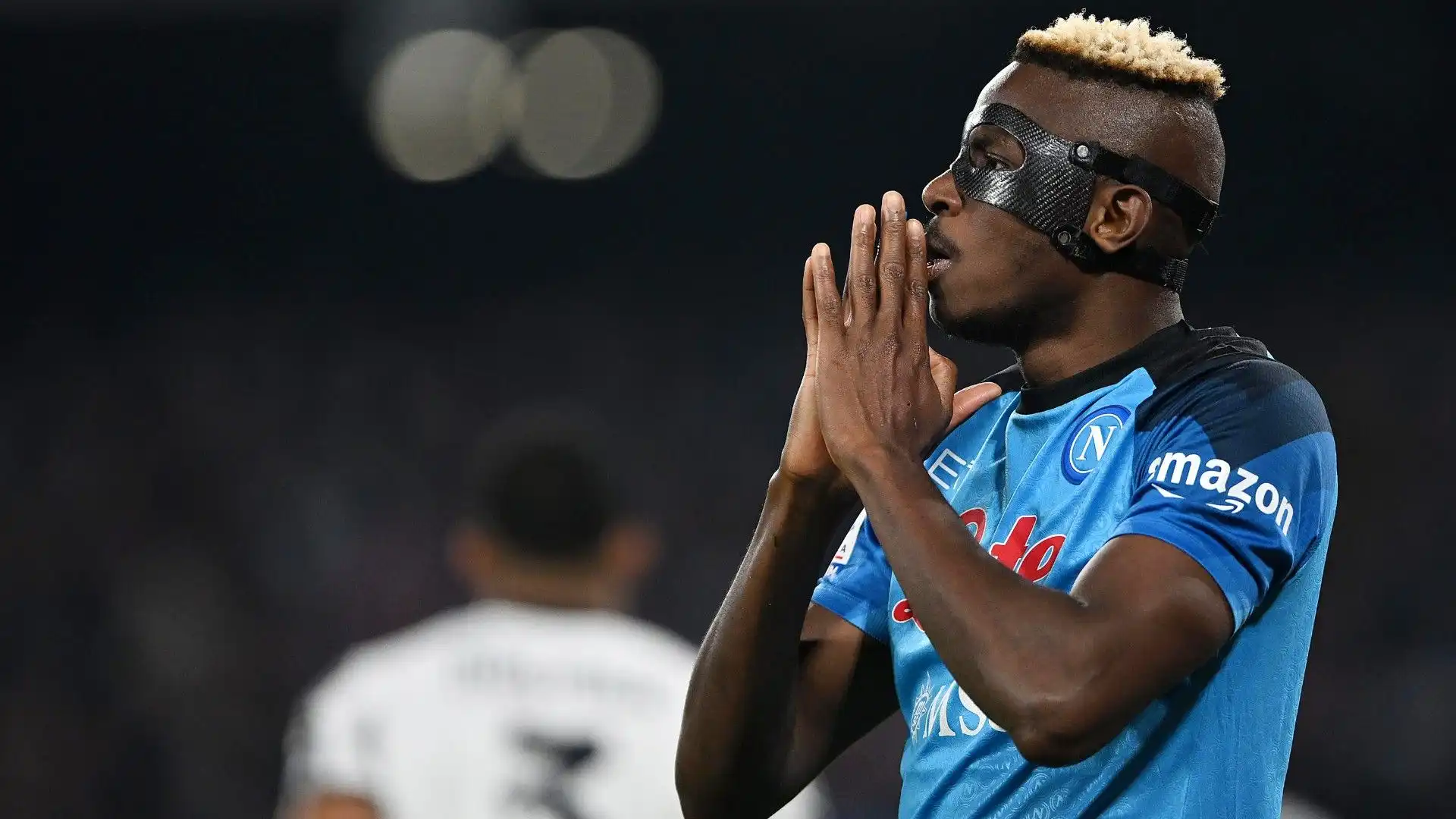 Victor Osimhen ko, Napoli in ansia