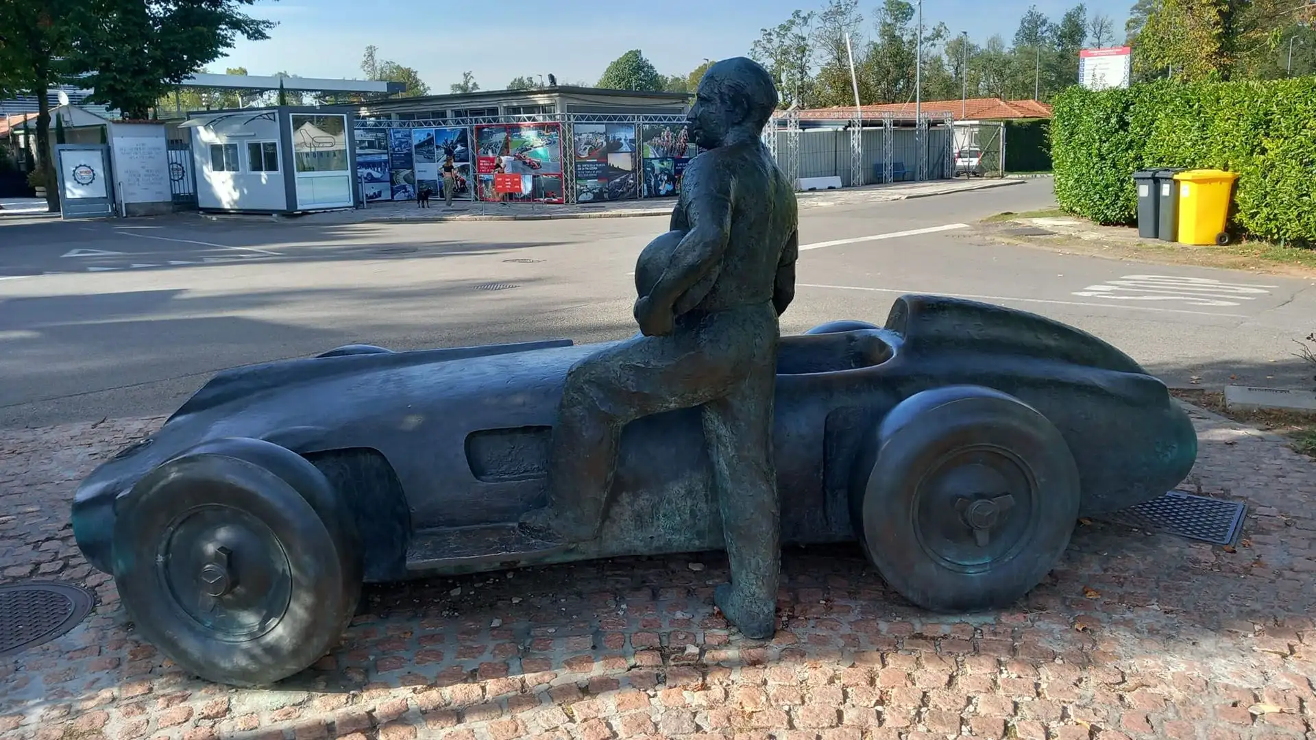 A Monza fa bella mostra di sé una delle cinque copie