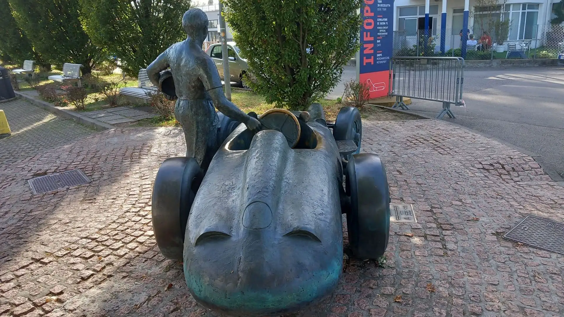 La monoposto attira tantissimi visitatori