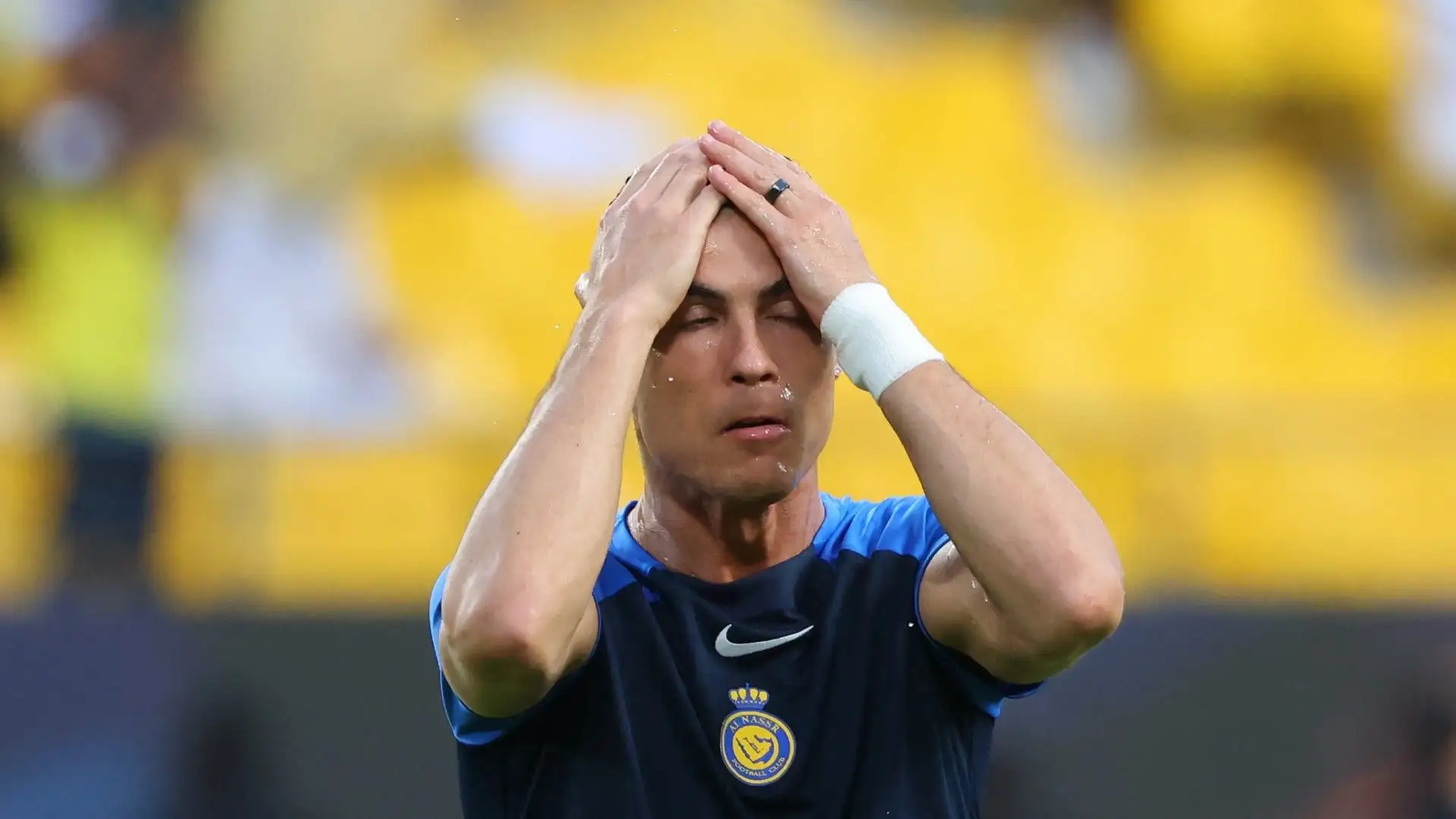 Stando alle ultime indiscrezioni, sembra che il campione portoghese voglia rinnovare il contratto con l'Al Nassr
