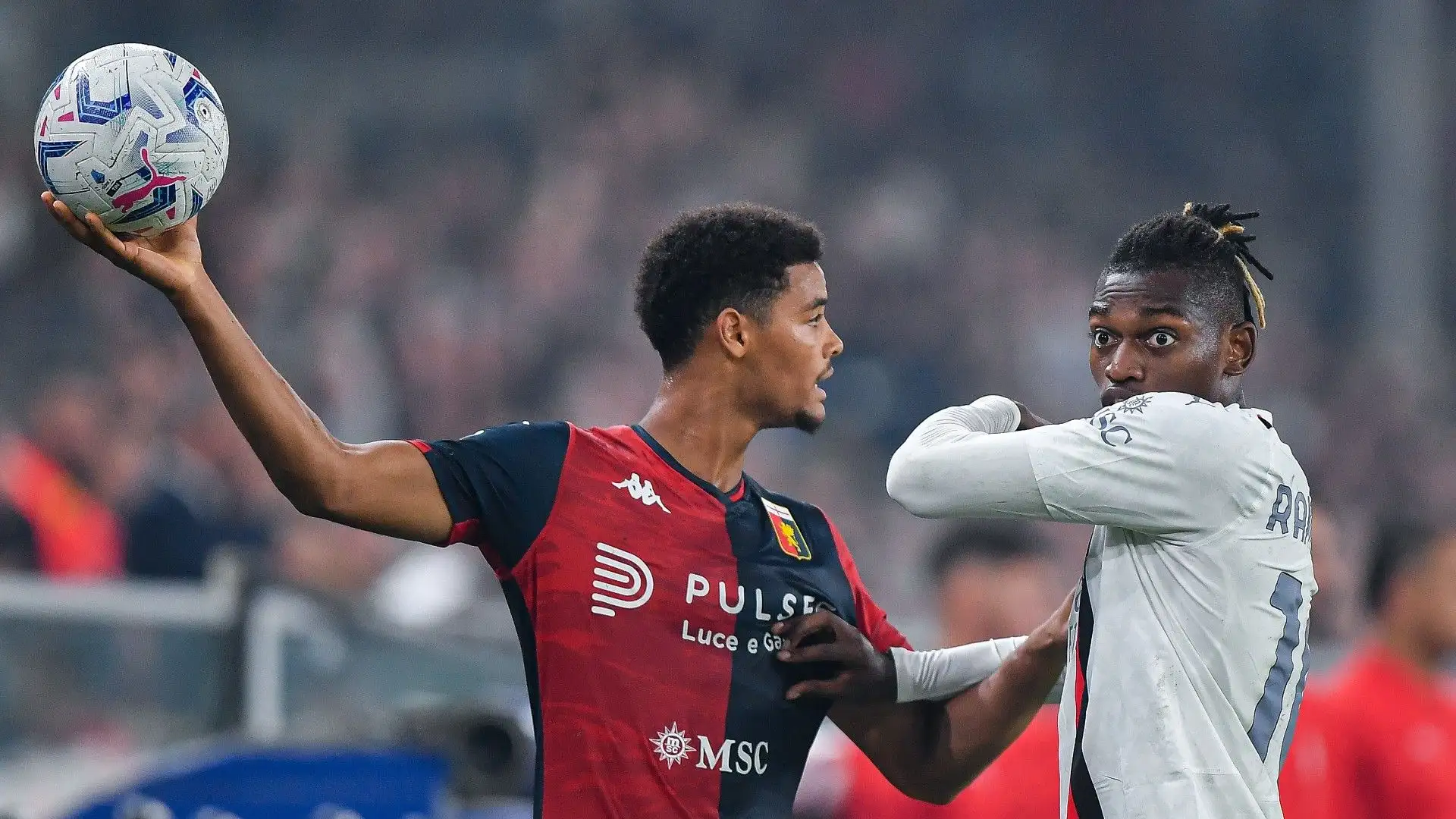 Grazie ai 3 punti conquistati contro i liguri e al pareggio dell'Inter, il Milan si è aggiudicato il primo posto in classifica
