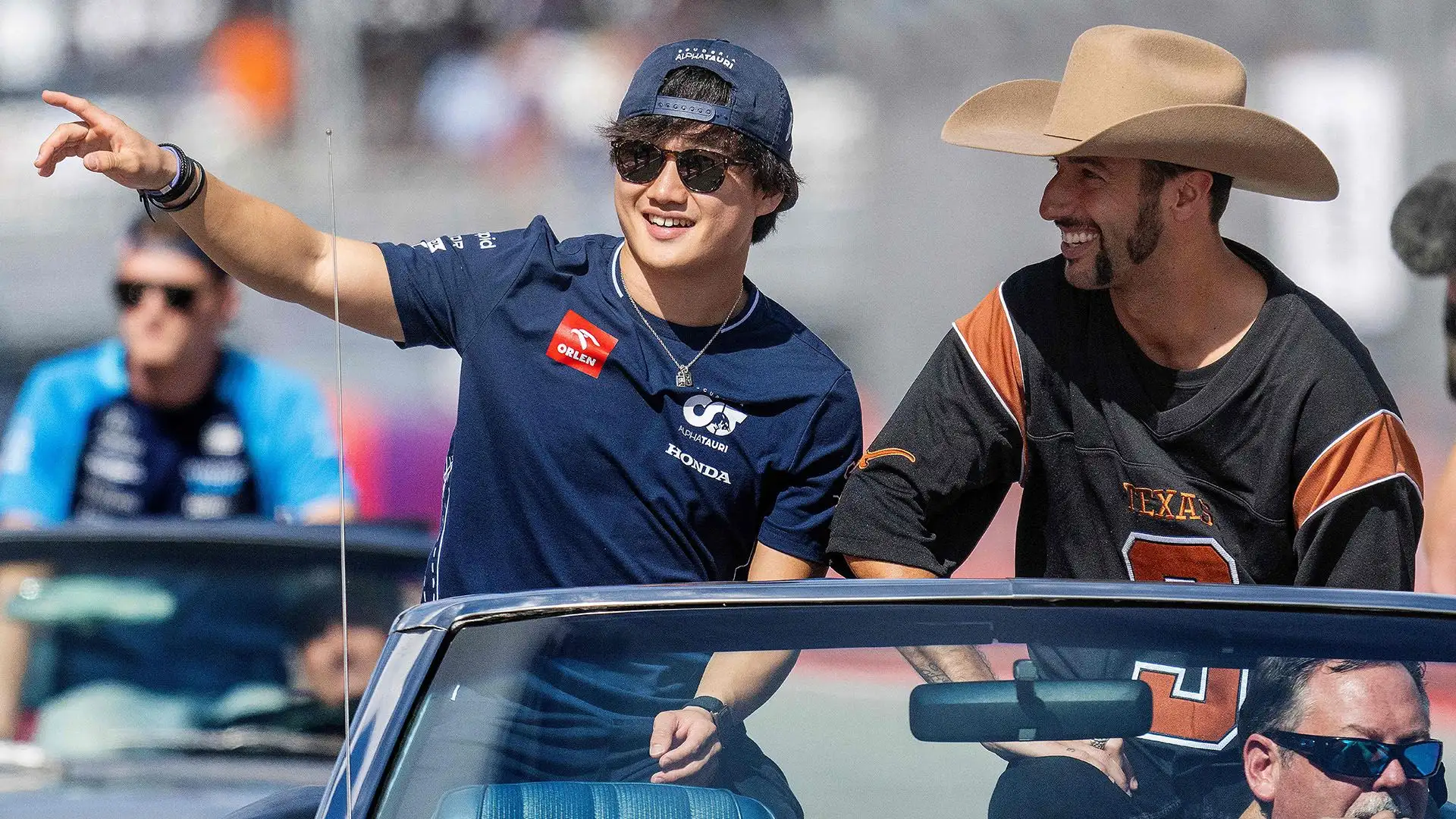 Ricciardo scherza con Tsunoda